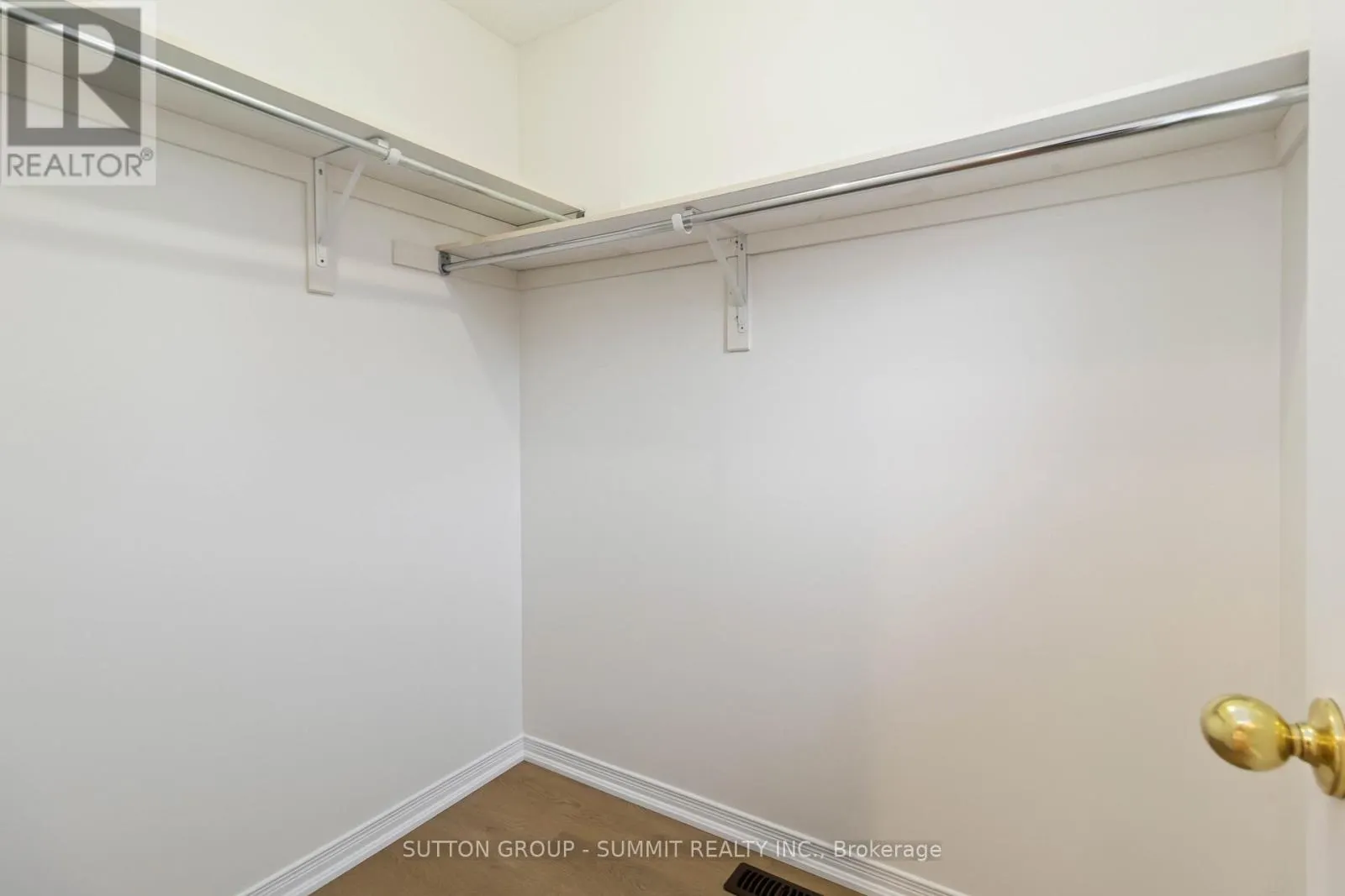 3269 CAMBERWELL DRIVE