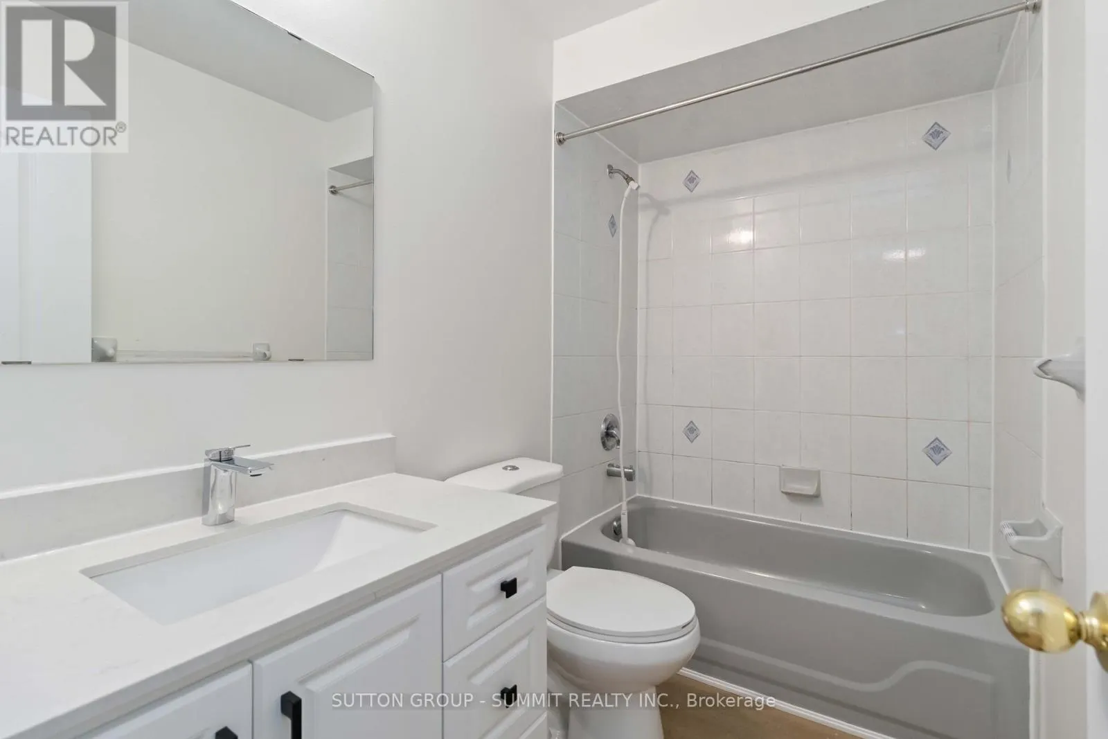 3269 CAMBERWELL DRIVE