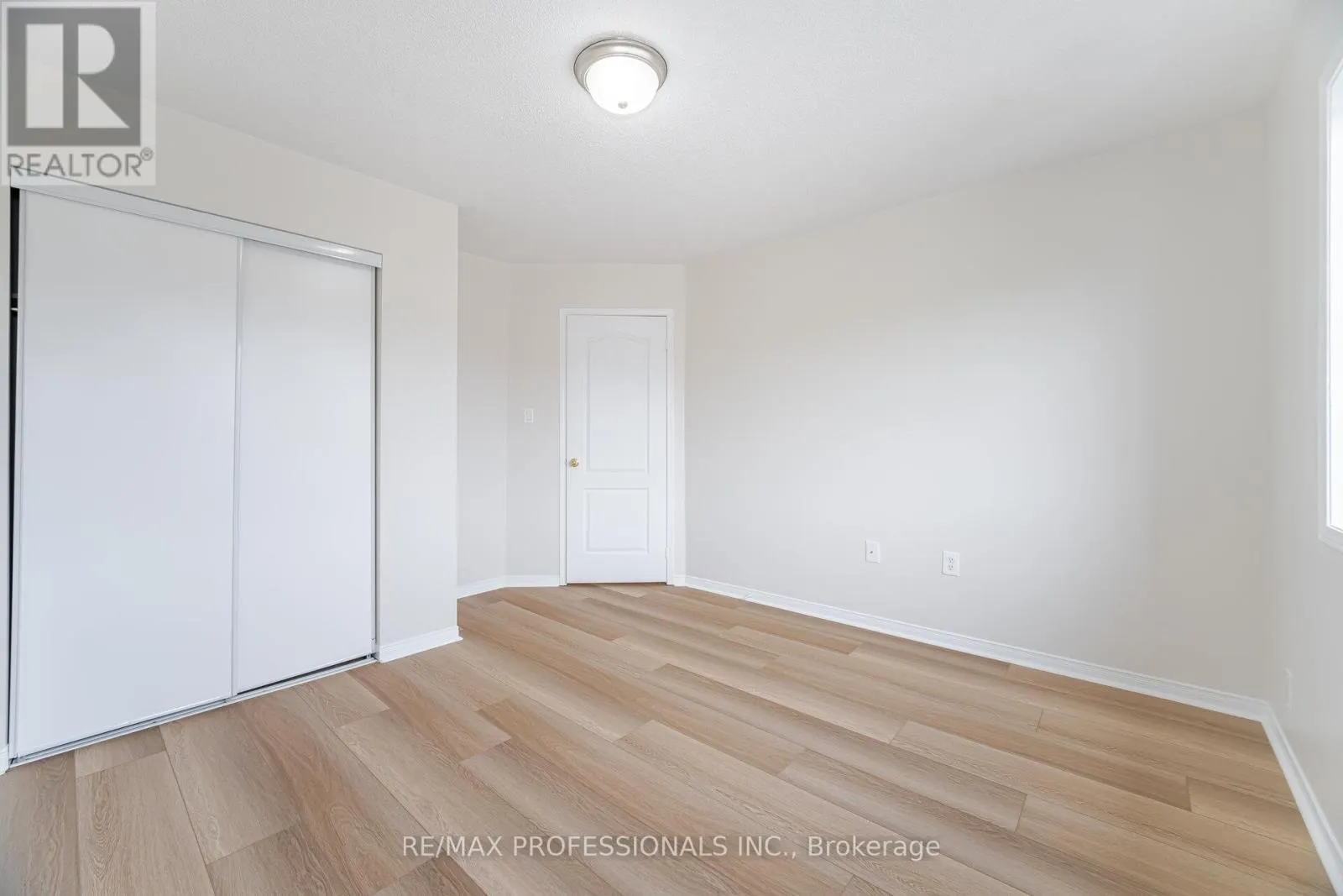 6155 ROWERS CRESCENT
