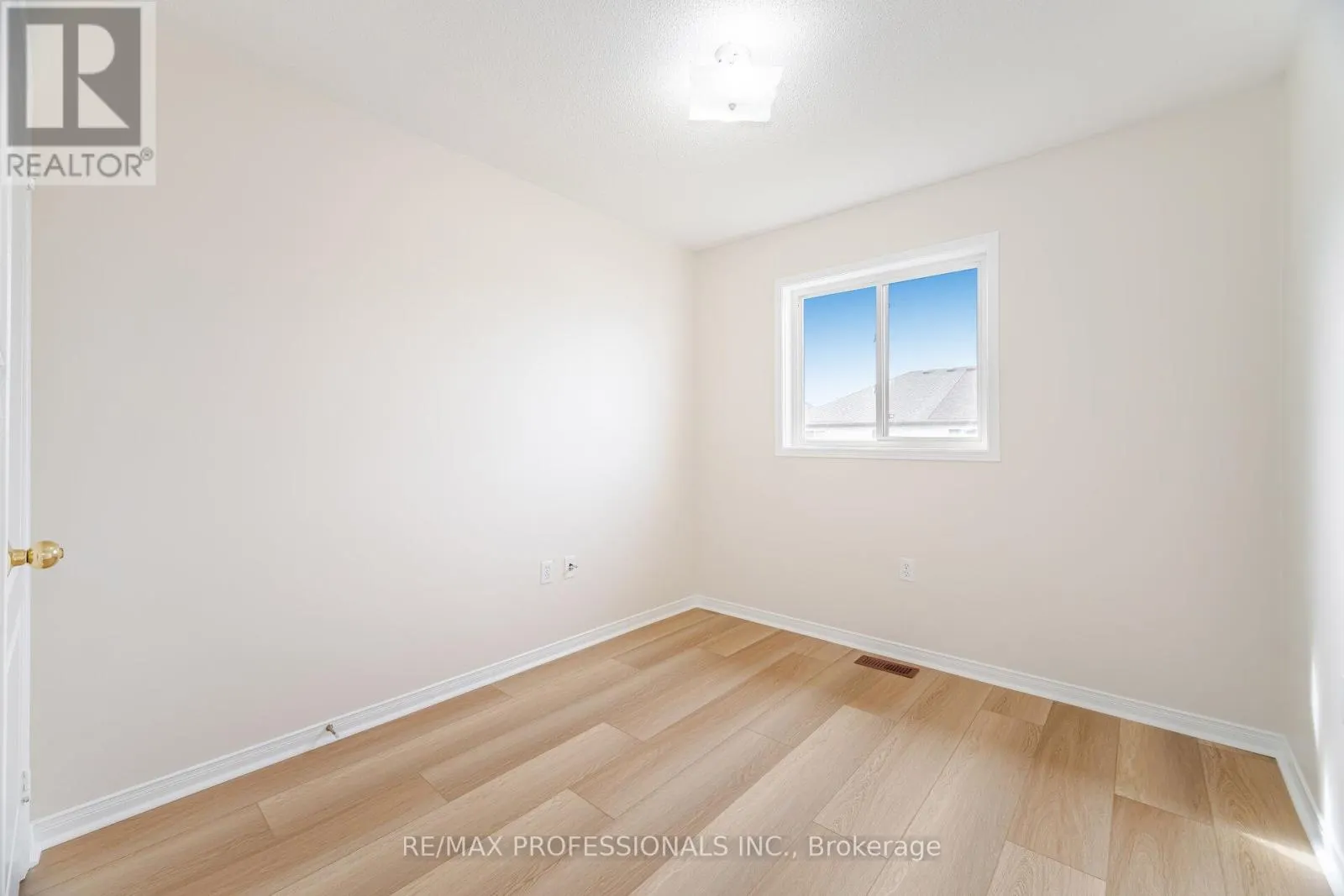 6155 ROWERS CRESCENT