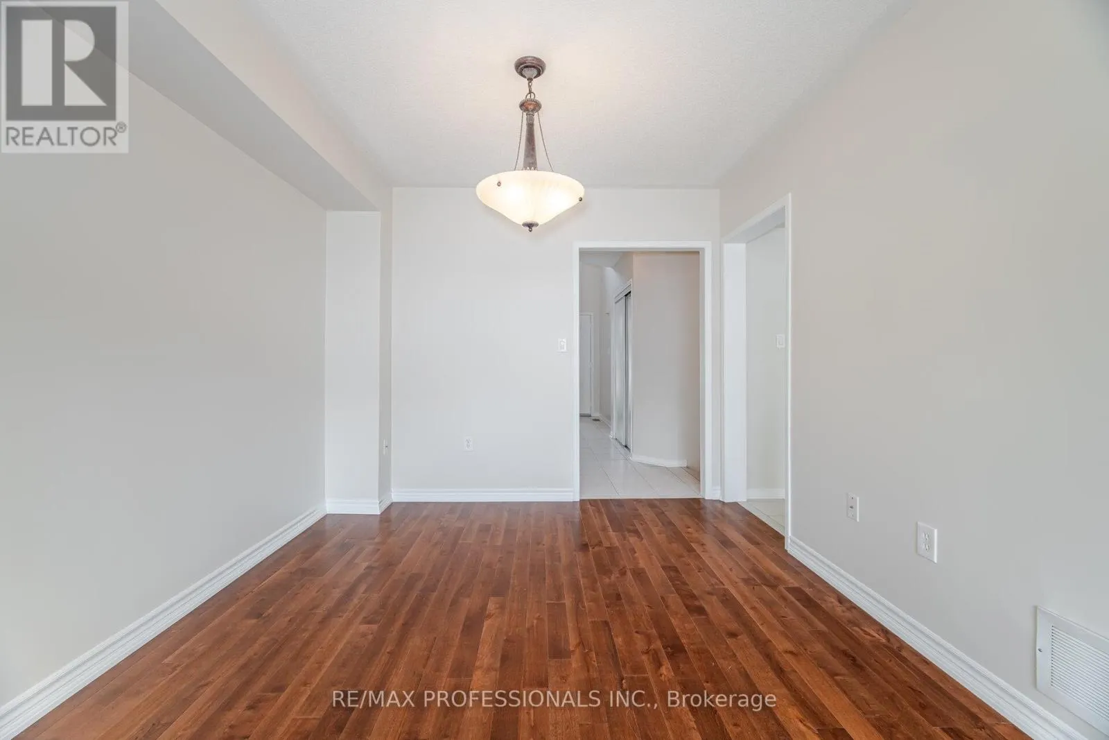 6155 ROWERS CRESCENT