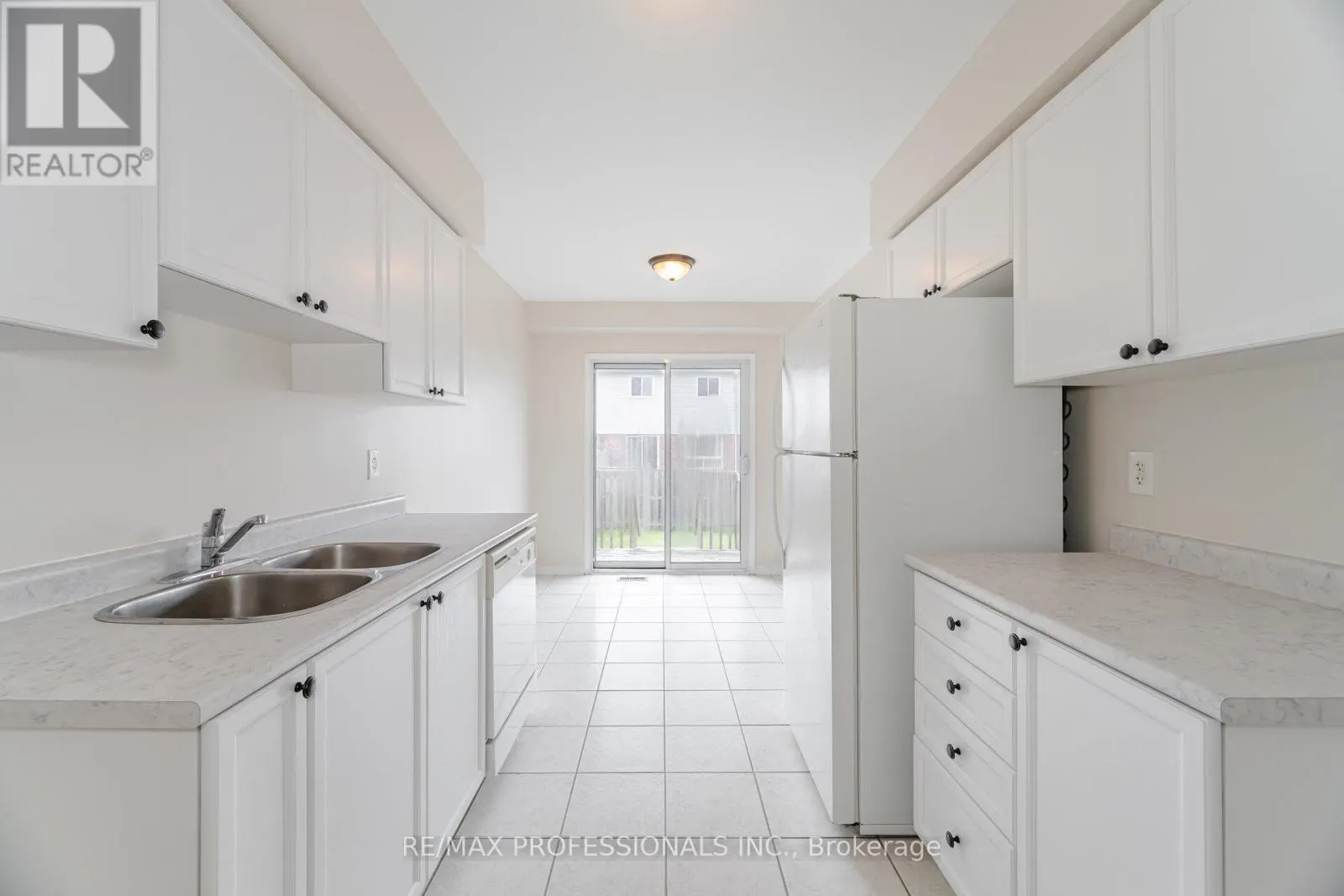 6155 ROWERS CRESCENT