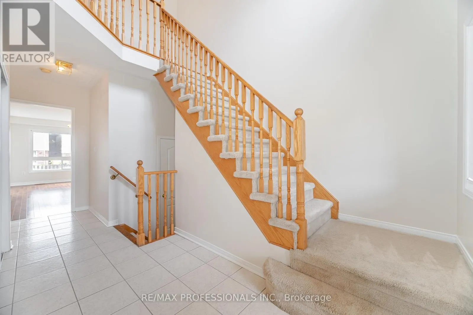 6155 ROWERS CRESCENT