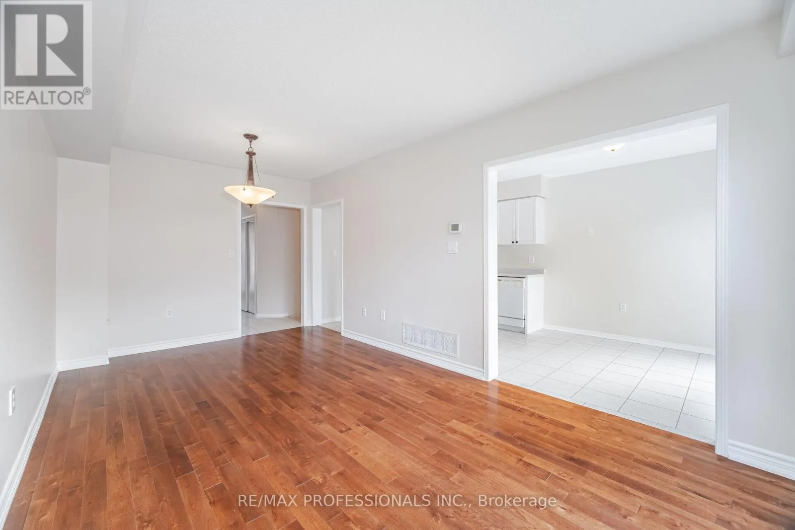 6155 ROWERS CRESCENT