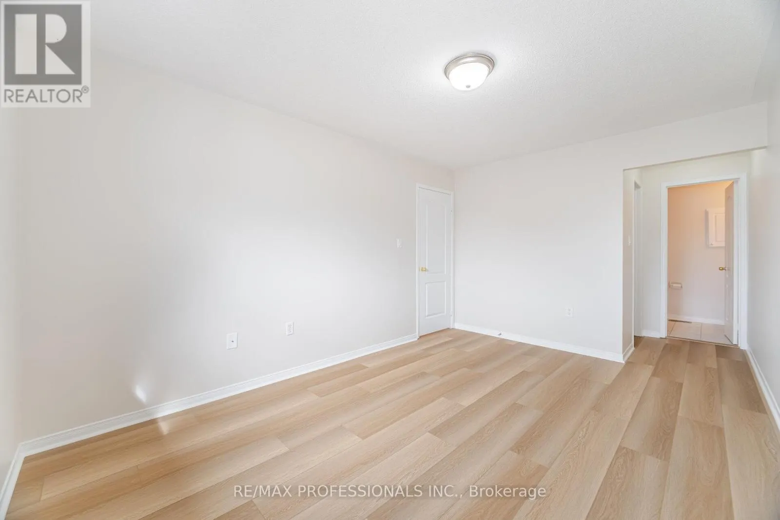 6155 ROWERS CRESCENT