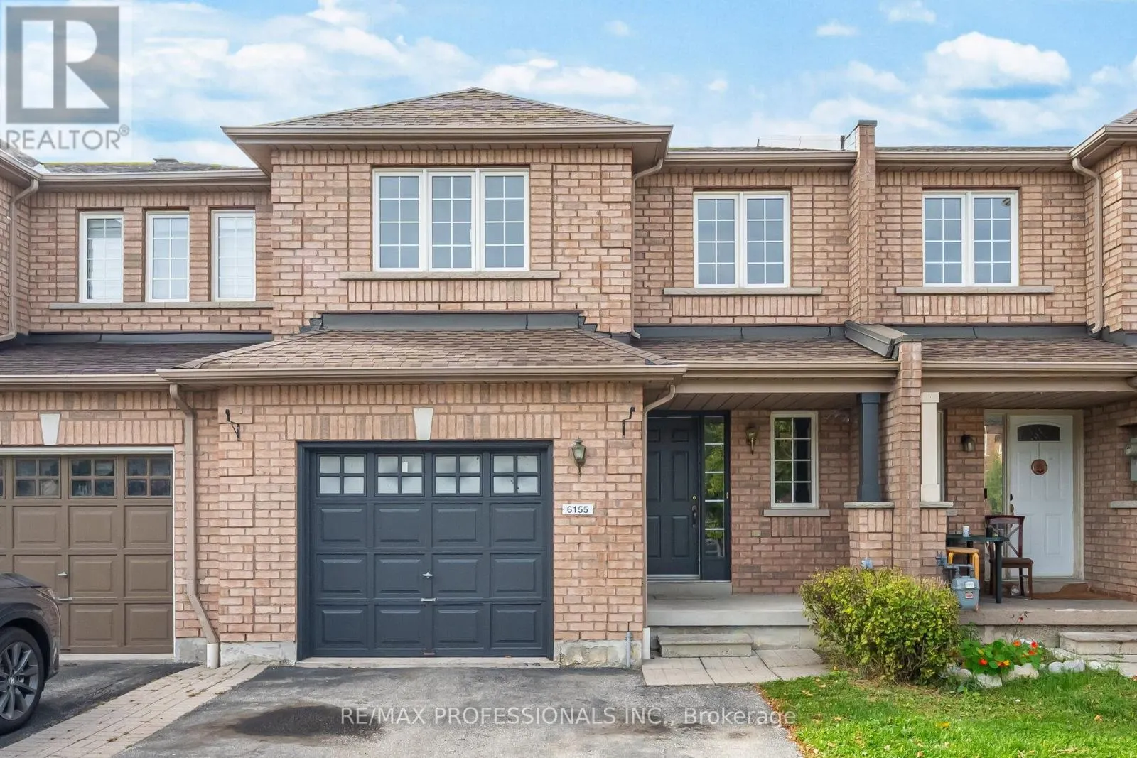 6155 ROWERS CRESCENT