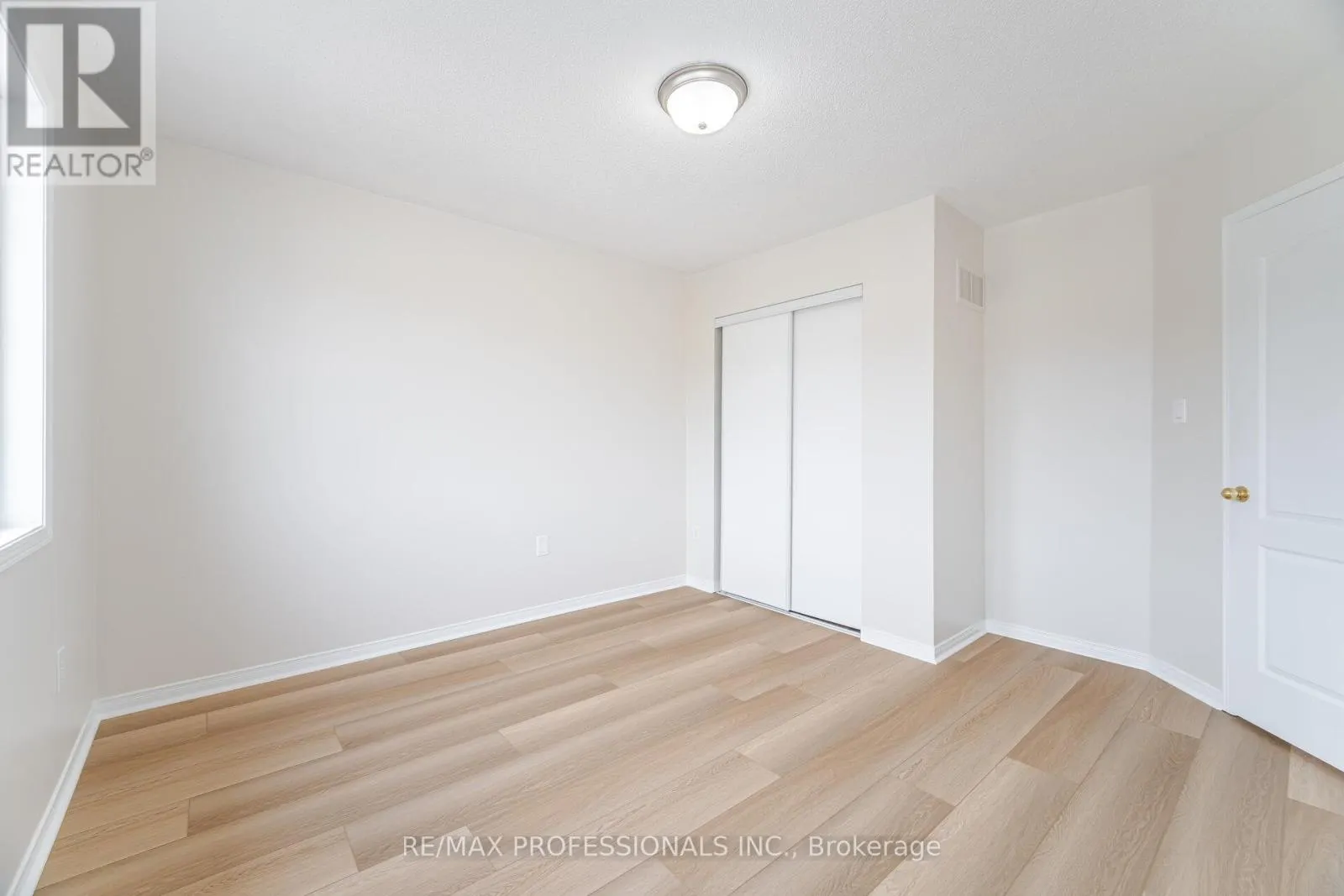 6155 ROWERS CRESCENT