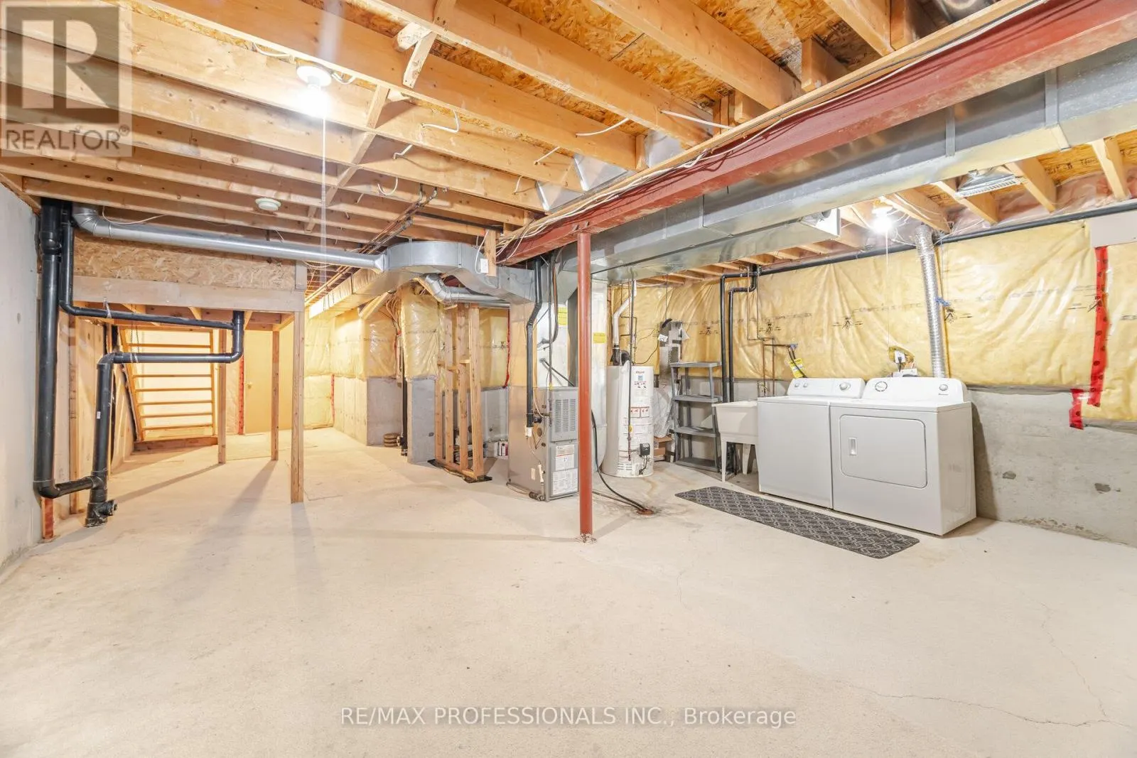 6155 ROWERS CRESCENT