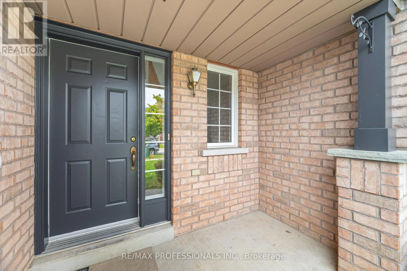 6155 ROWERS CRESCENT