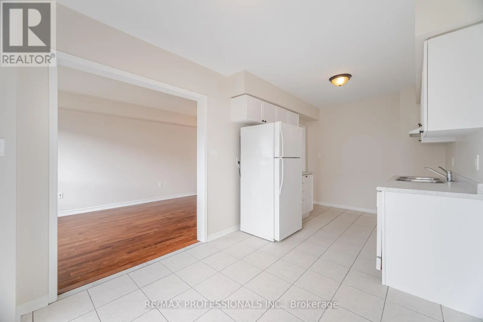 6155 ROWERS CRESCENT