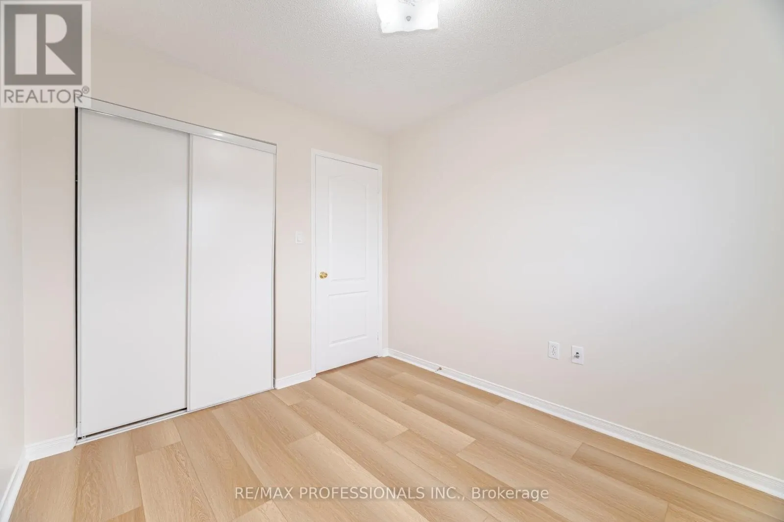 6155 ROWERS CRESCENT