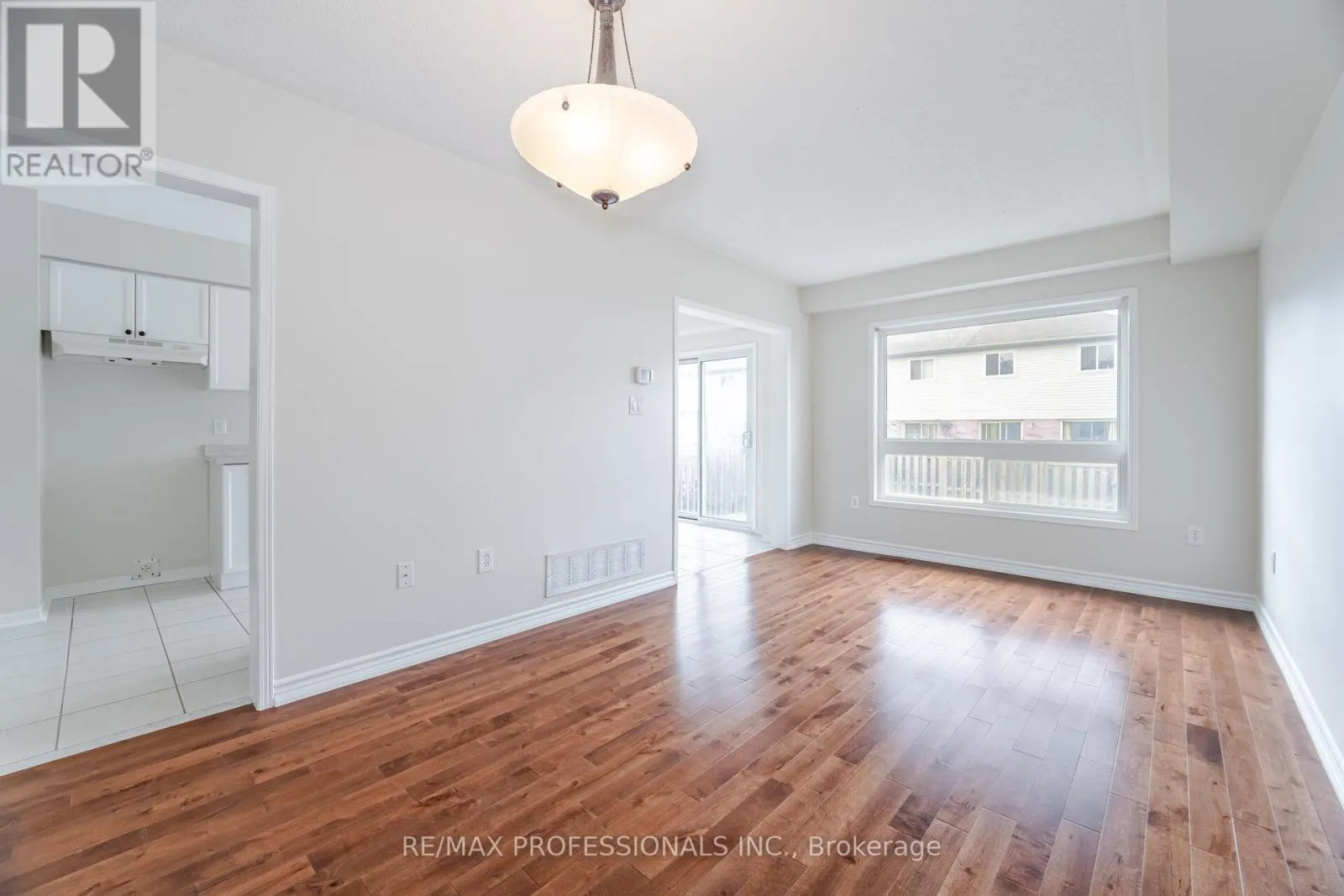 6155 ROWERS CRESCENT