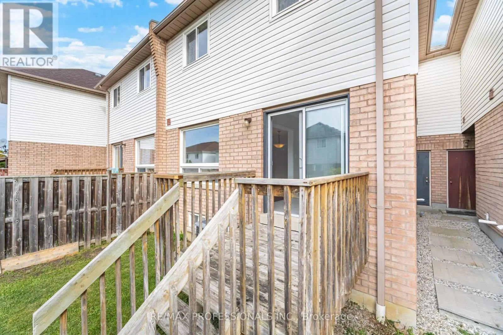 6155 ROWERS CRESCENT