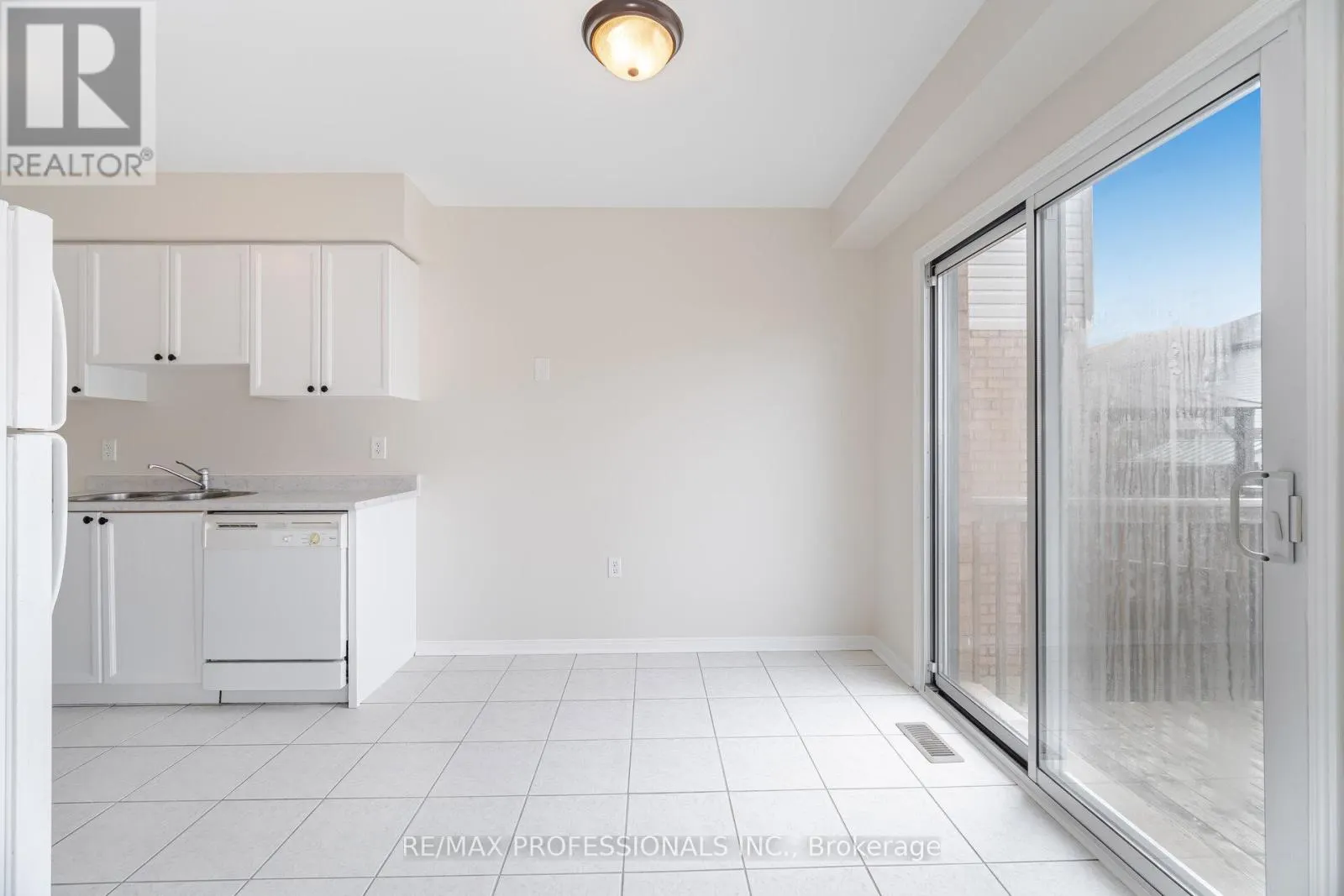 6155 ROWERS CRESCENT