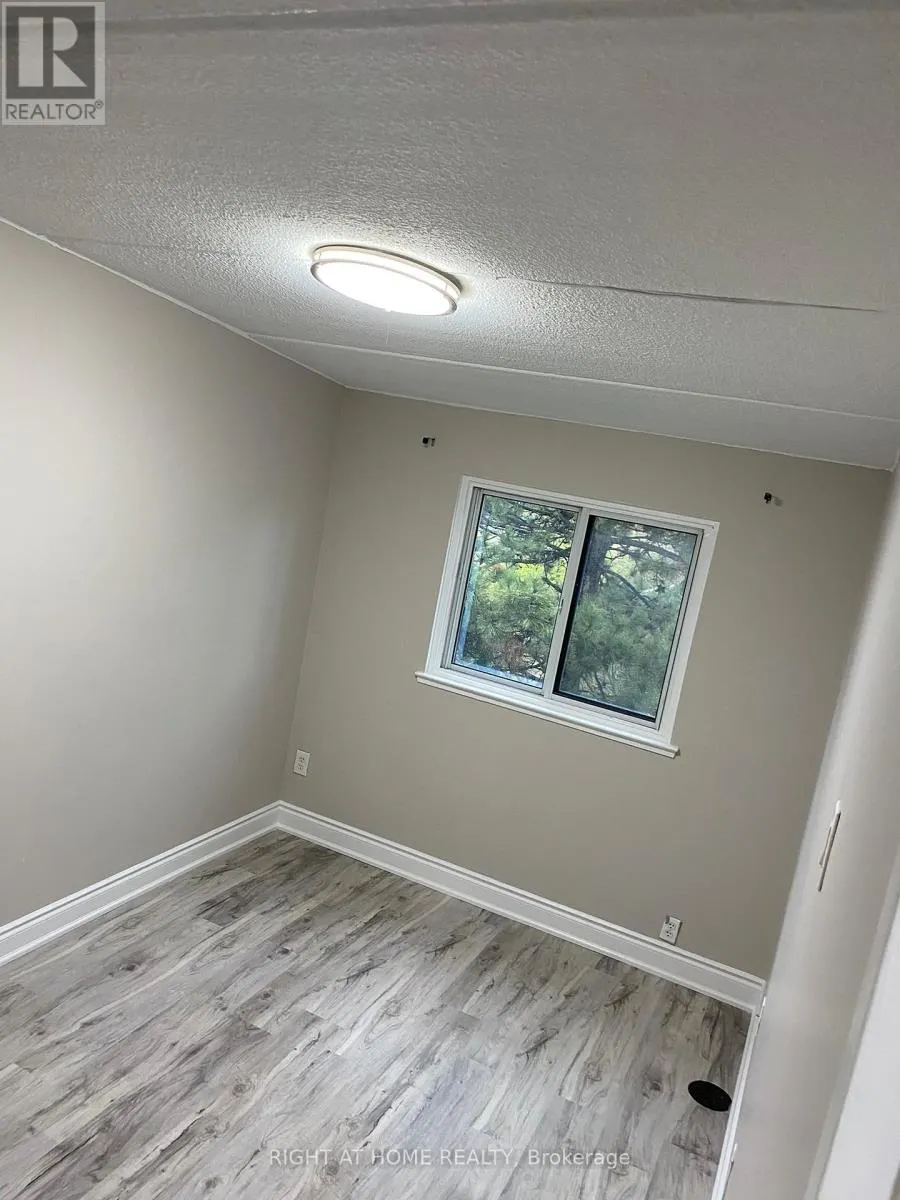 4 - 180 MISSISSAUGA VALLEY BOULEVARD