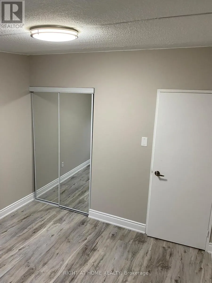 4 - 180 MISSISSAUGA VALLEY BOULEVARD