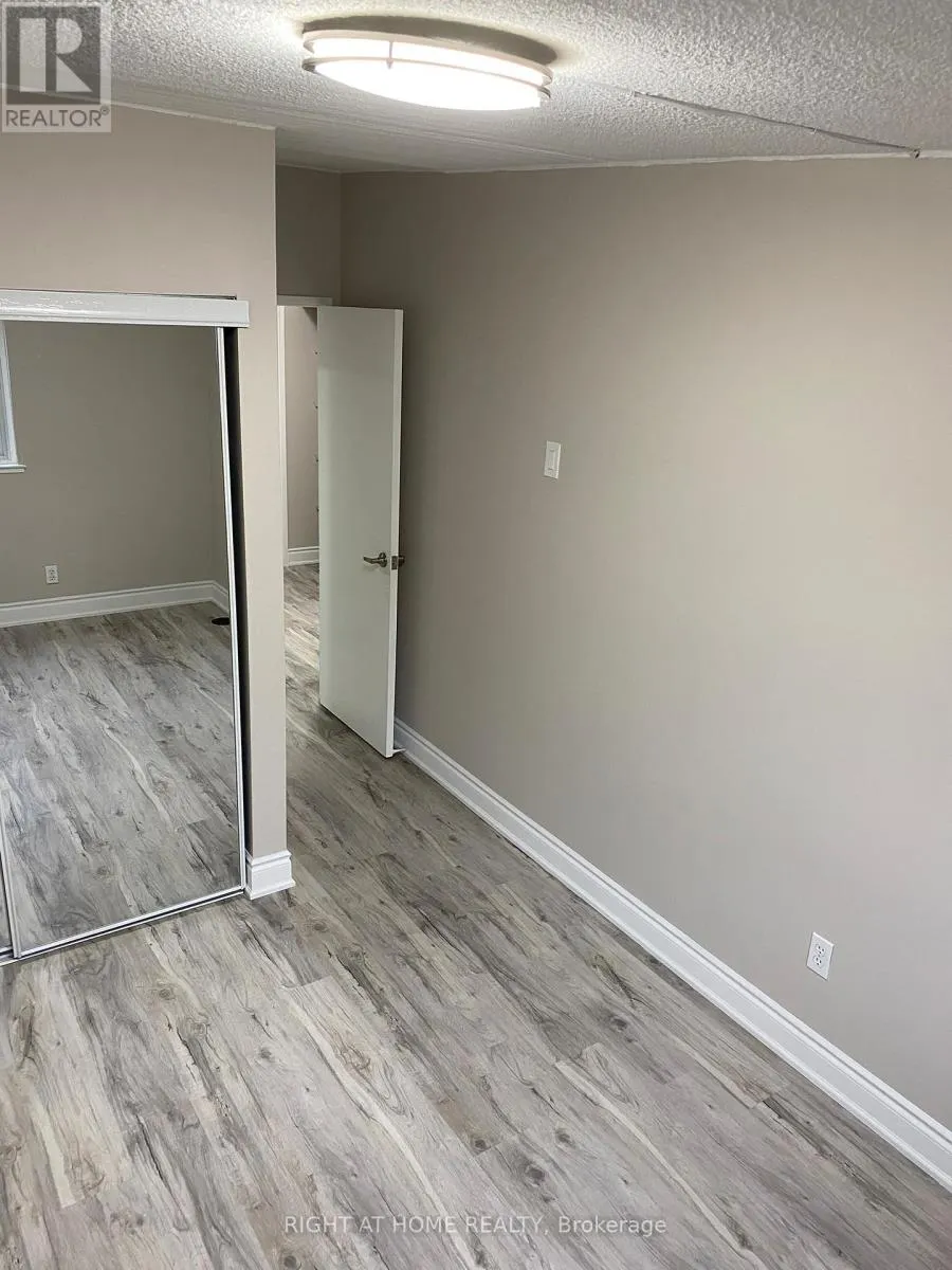 4 - 180 MISSISSAUGA VALLEY BOULEVARD