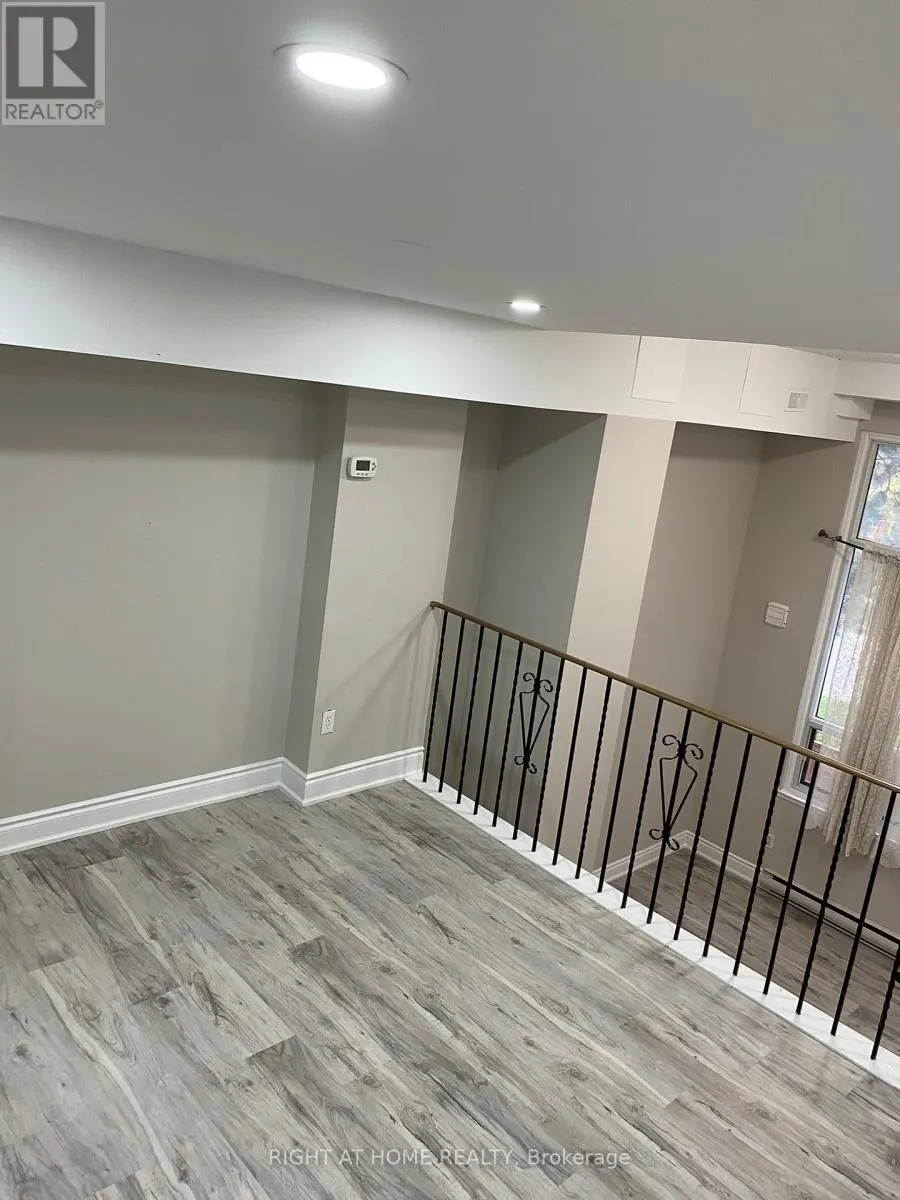 4 - 180 MISSISSAUGA VALLEY BOULEVARD