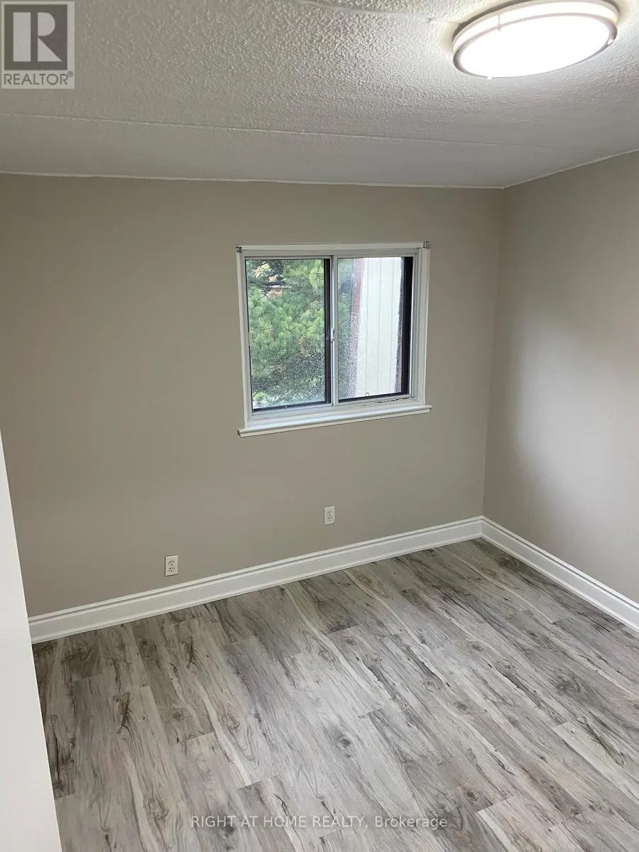 4 - 180 MISSISSAUGA VALLEY BOULEVARD