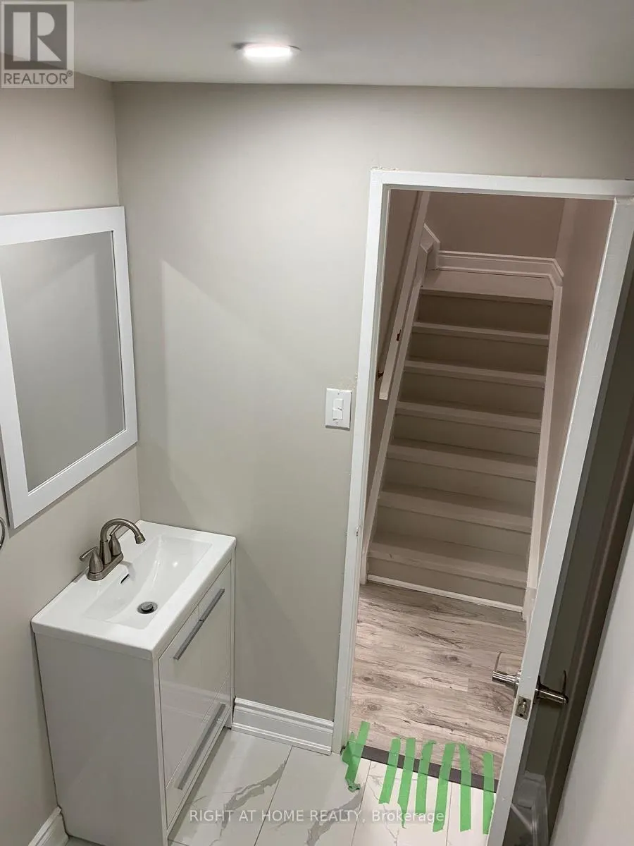 4 - 180 MISSISSAUGA VALLEY BOULEVARD