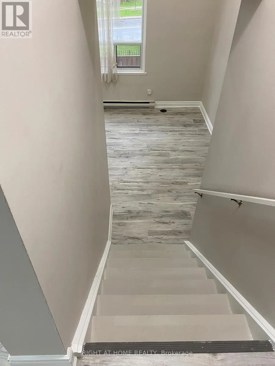 4 - 180 MISSISSAUGA VALLEY BOULEVARD