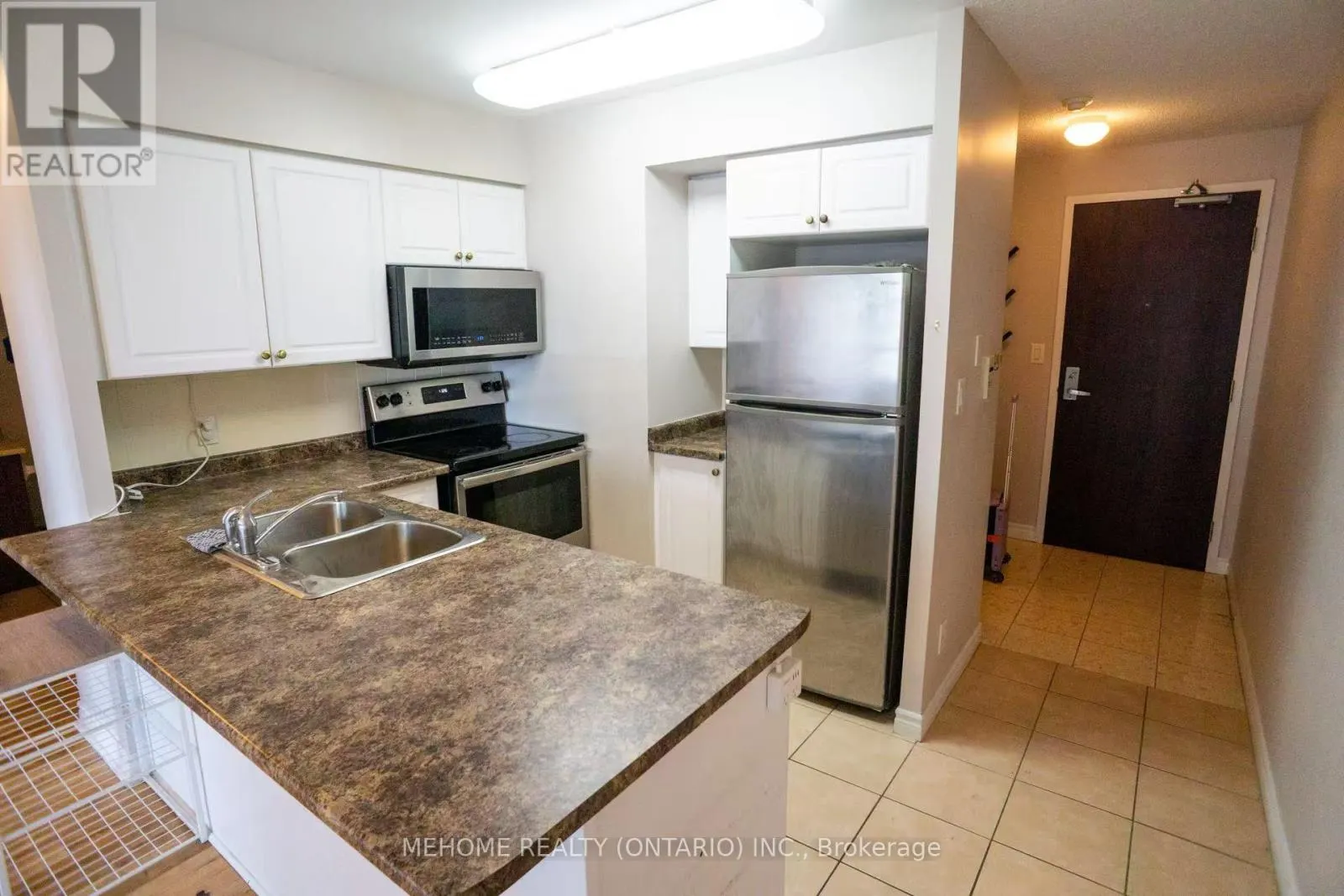 617 - 335 RATHBURN ROAD W