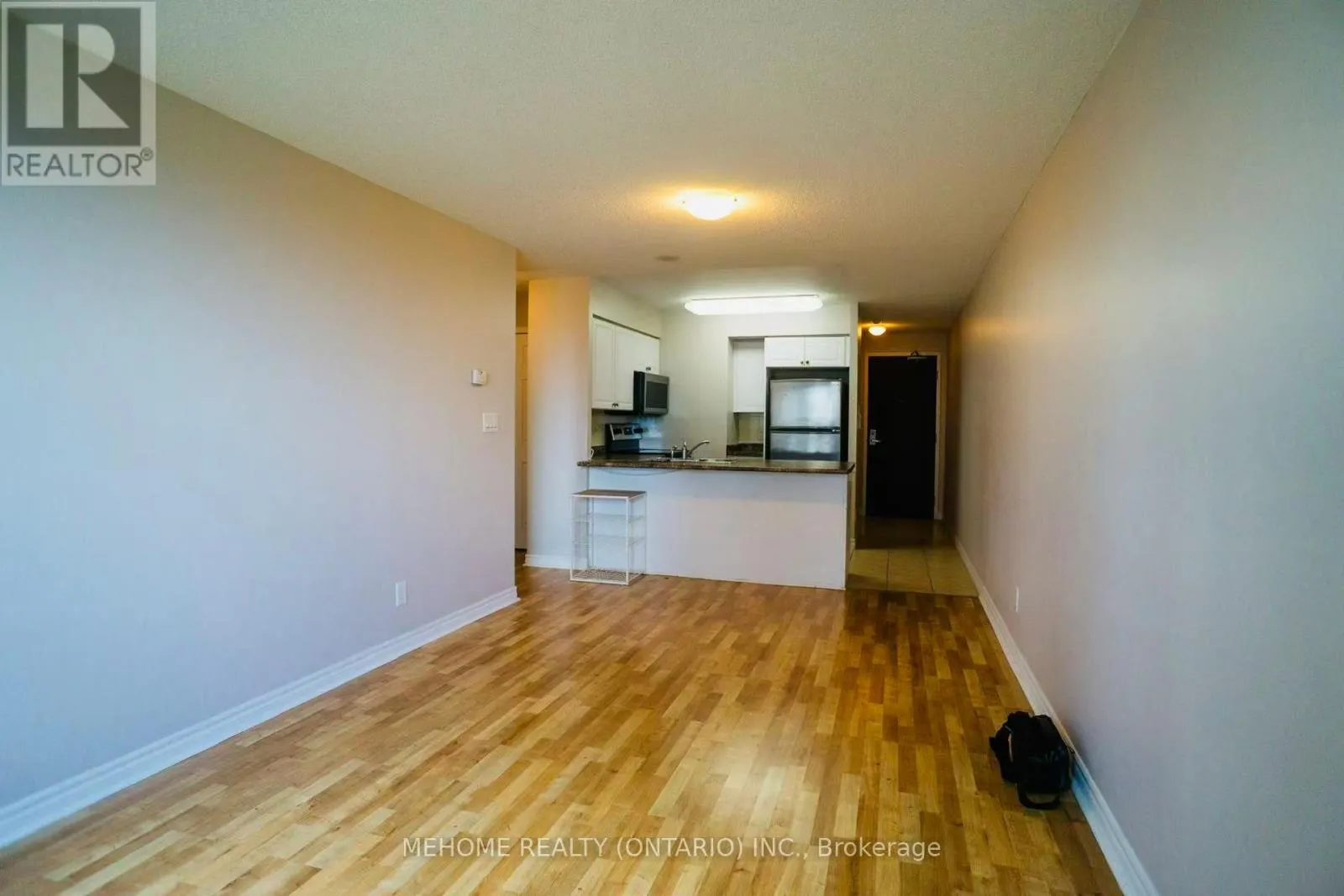 617 - 335 RATHBURN ROAD W