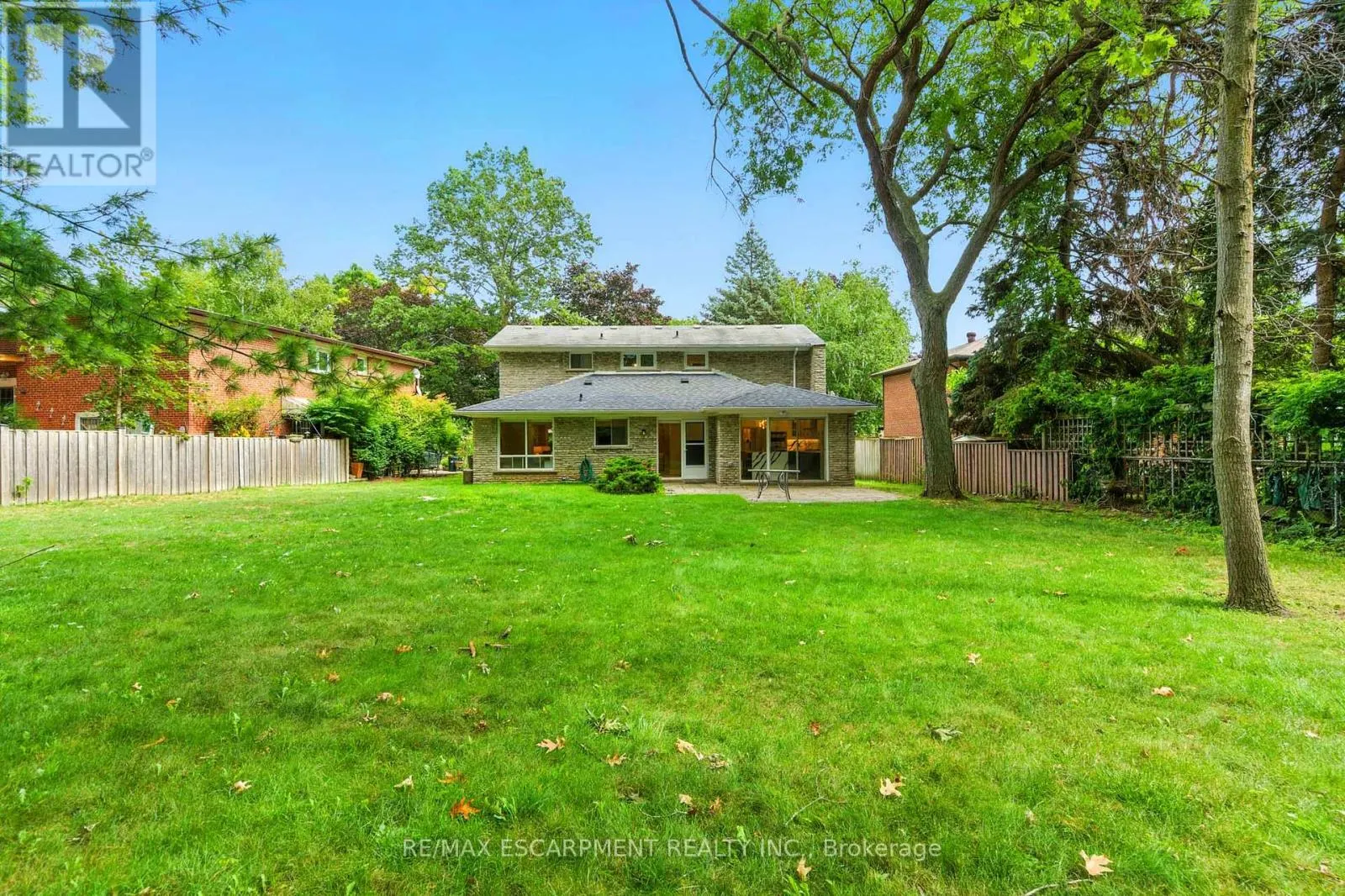 1245 BRAMBLEWOOD LANE