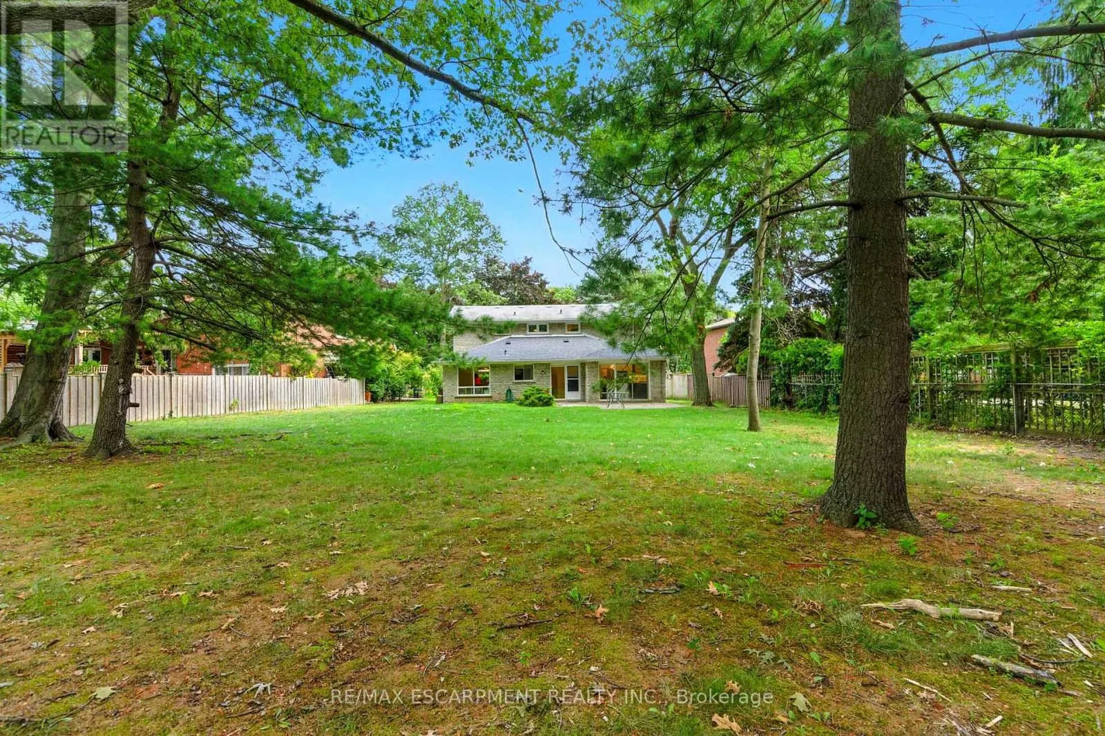 1245 BRAMBLEWOOD LANE