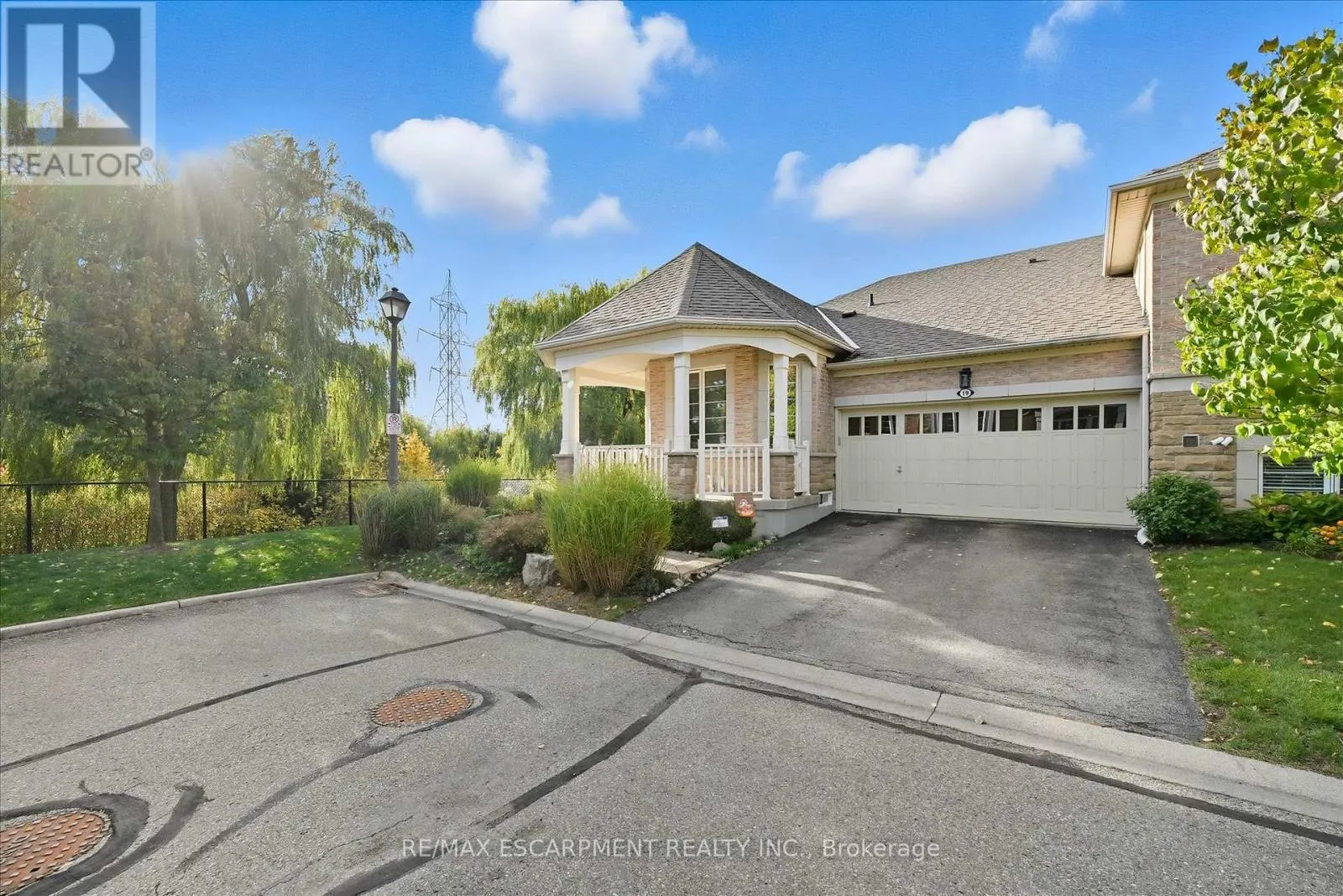 19 - 4241 SARAZEN DRIVE