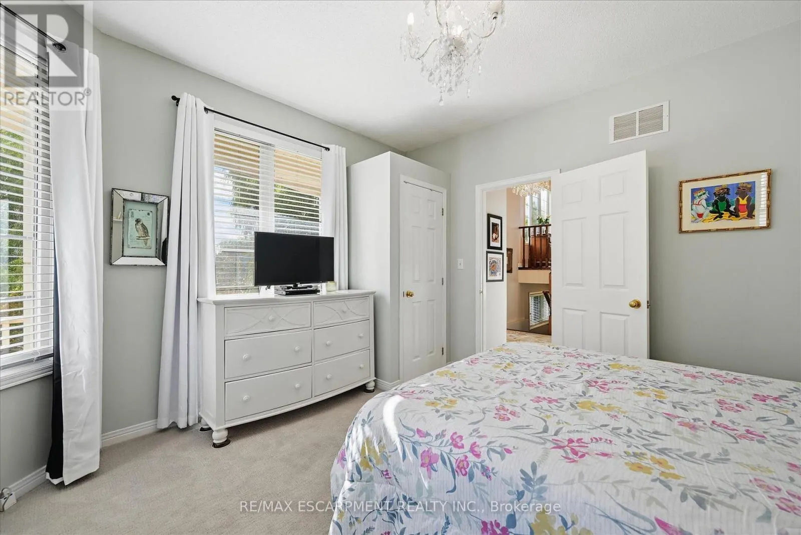 19 - 4241 SARAZEN DRIVE