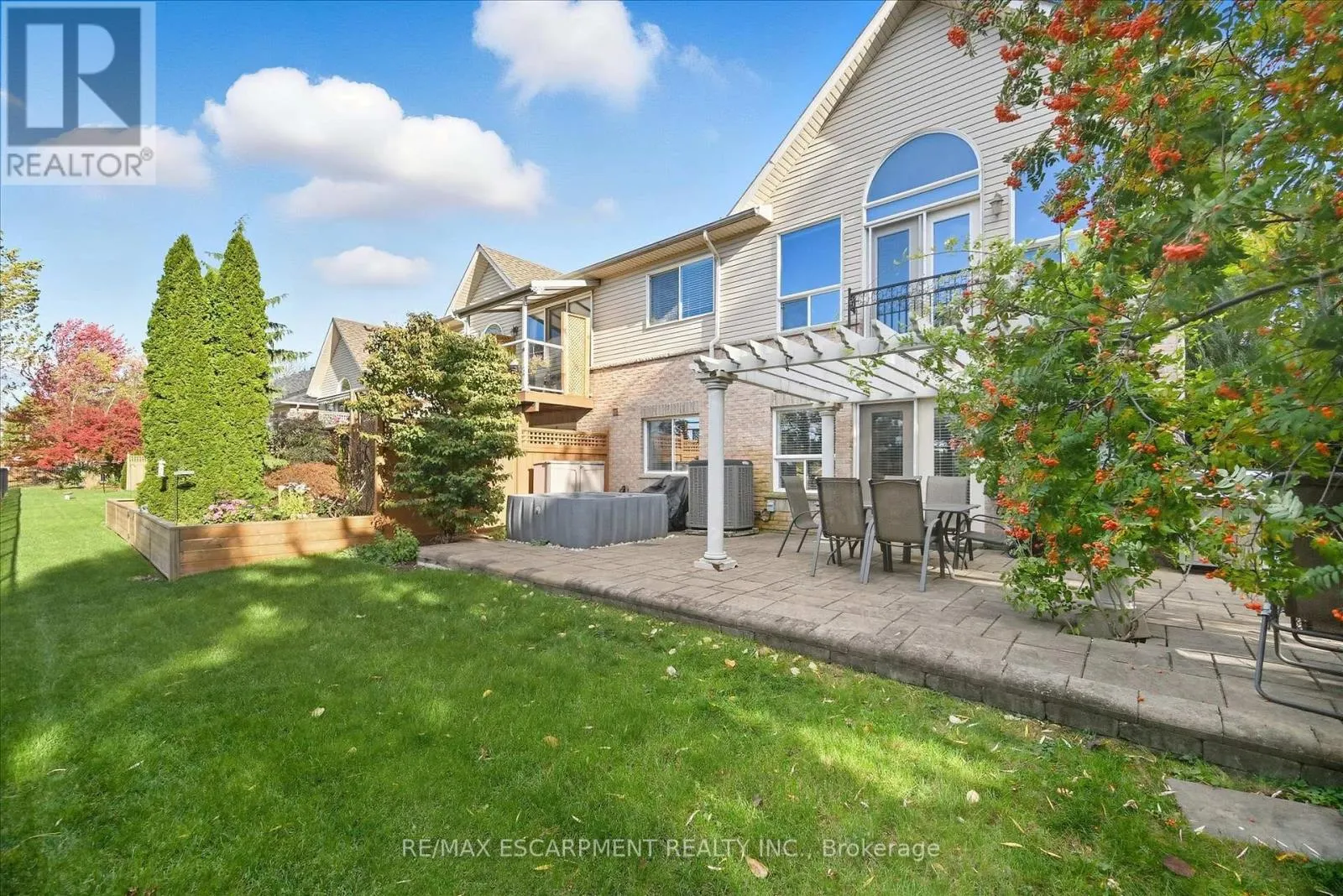 19 - 4241 SARAZEN DRIVE