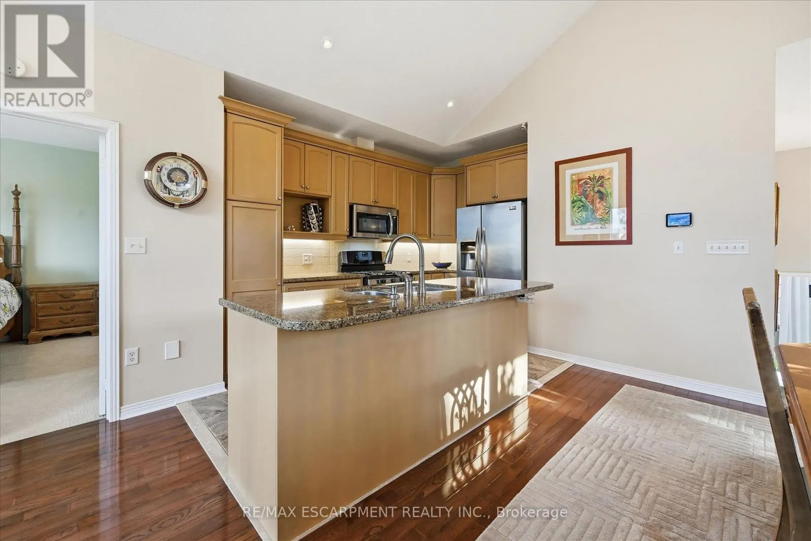 19 - 4241 SARAZEN DRIVE