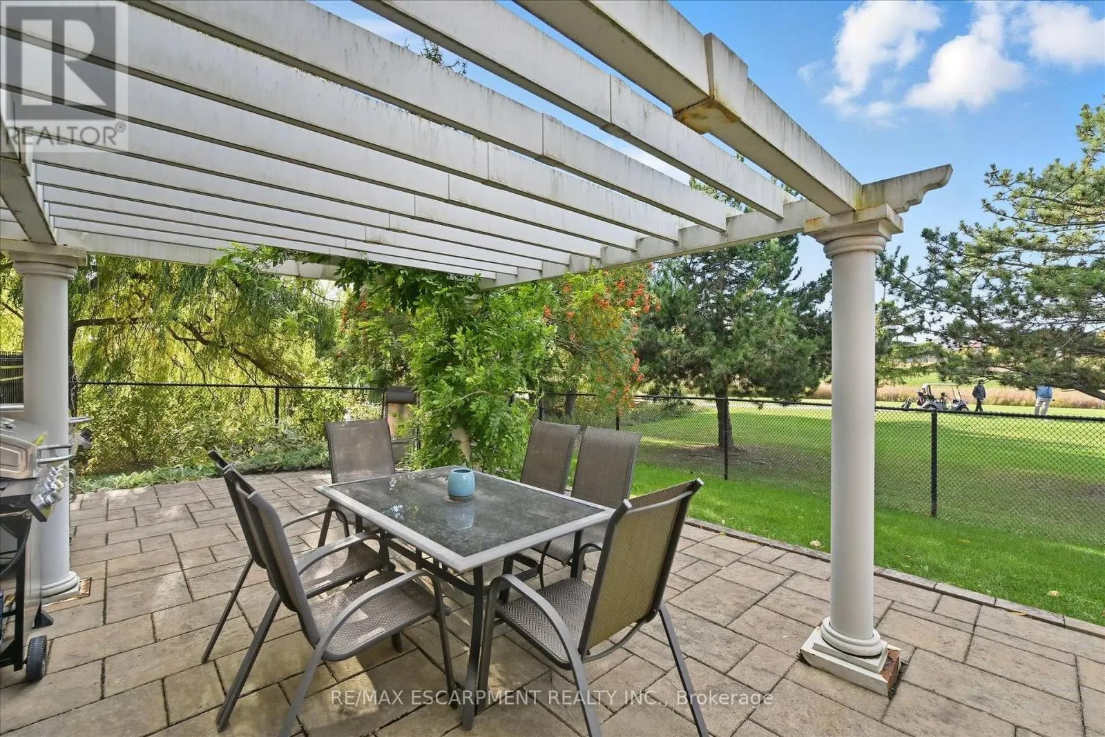 19 - 4241 SARAZEN DRIVE