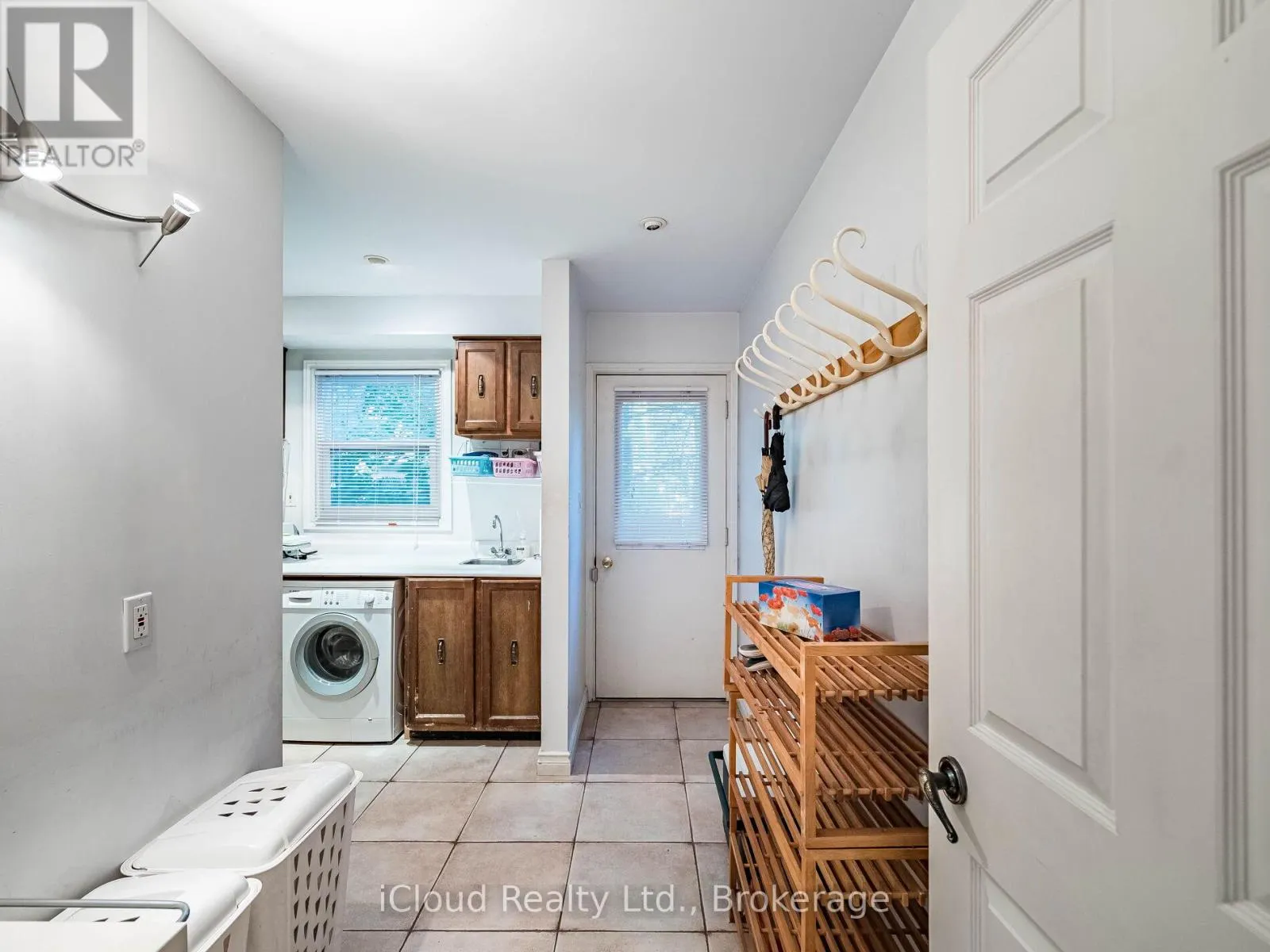 1529 BALLYCLARE DRIVE