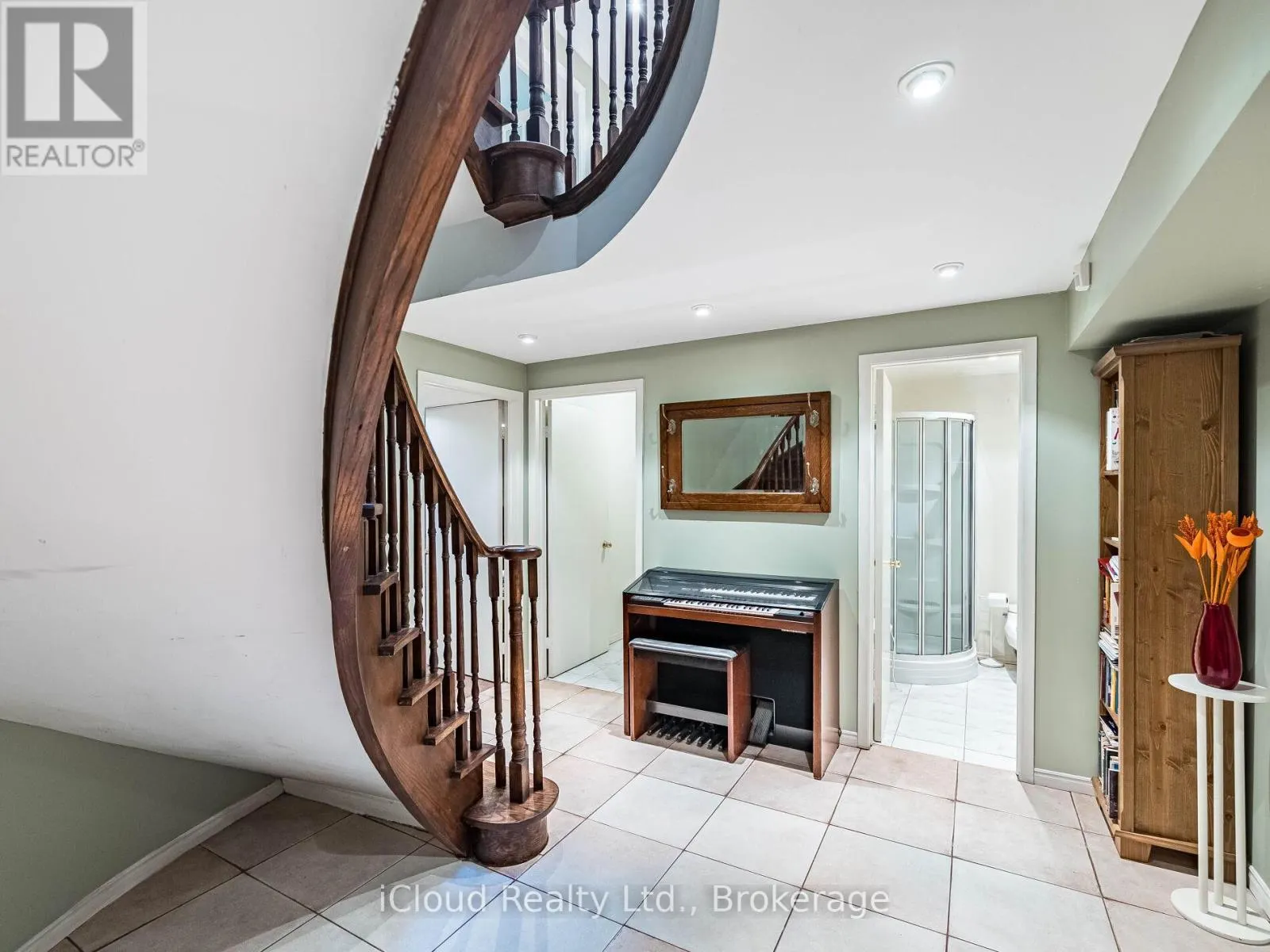 1529 BALLYCLARE DRIVE