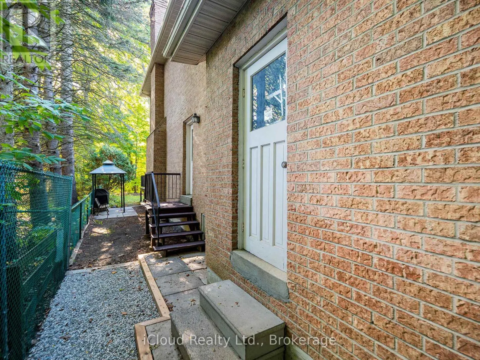1529 BALLYCLARE DRIVE