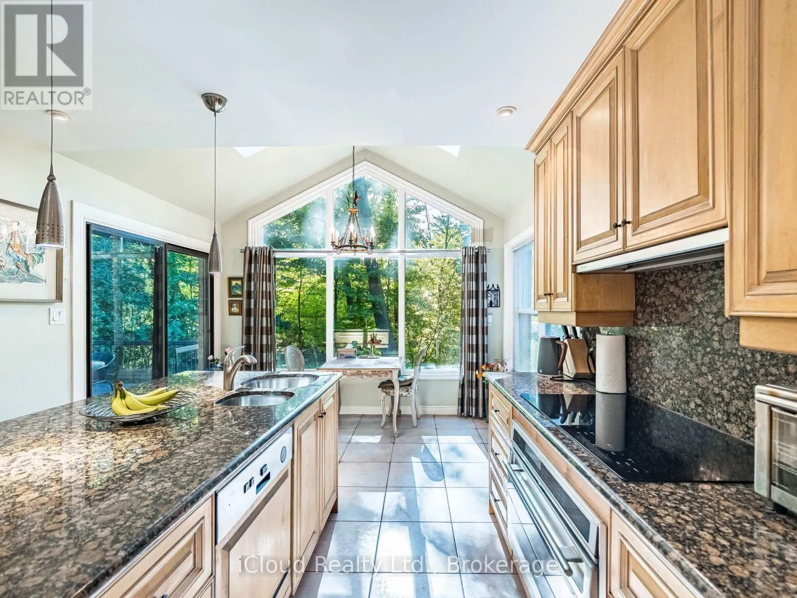 1529 BALLYCLARE DRIVE