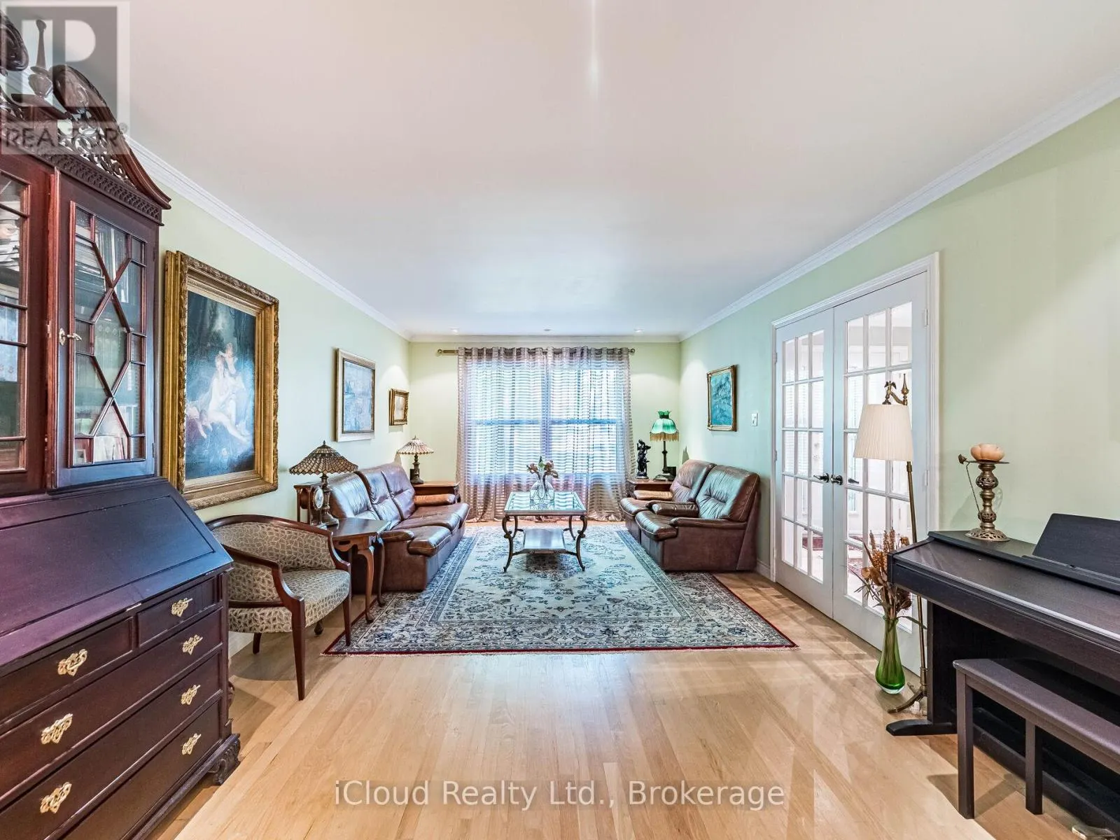 1529 BALLYCLARE DRIVE