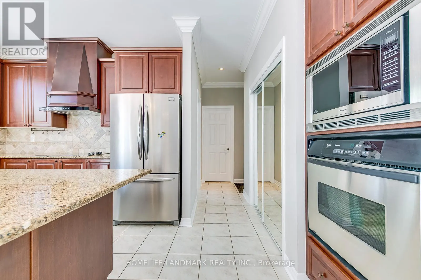 2196 HIGHCLIFFE WAY