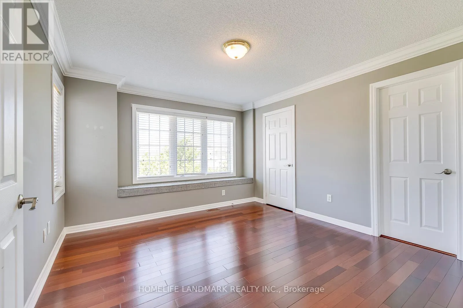 2196 HIGHCLIFFE WAY