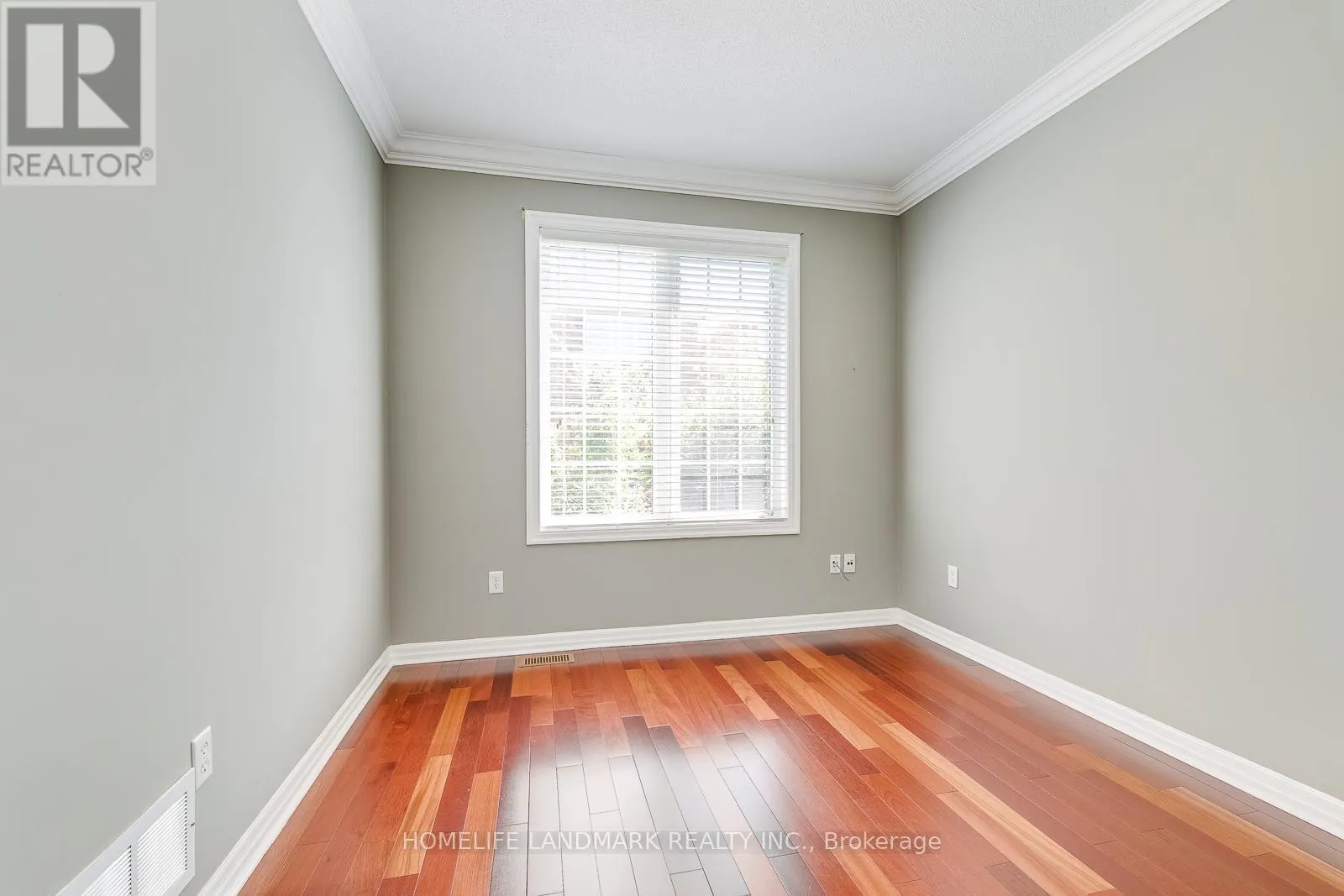 2196 HIGHCLIFFE WAY