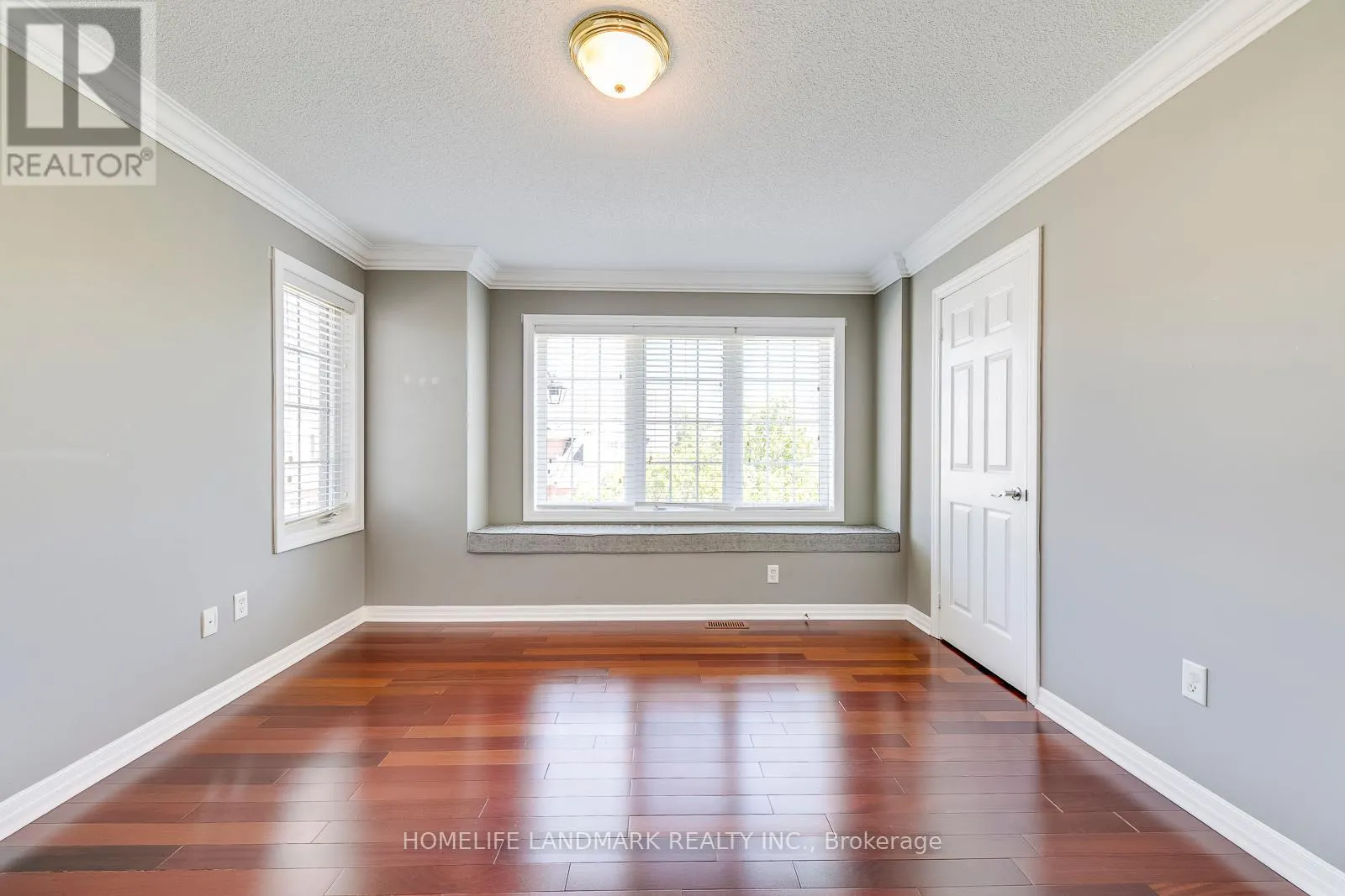 2196 HIGHCLIFFE WAY