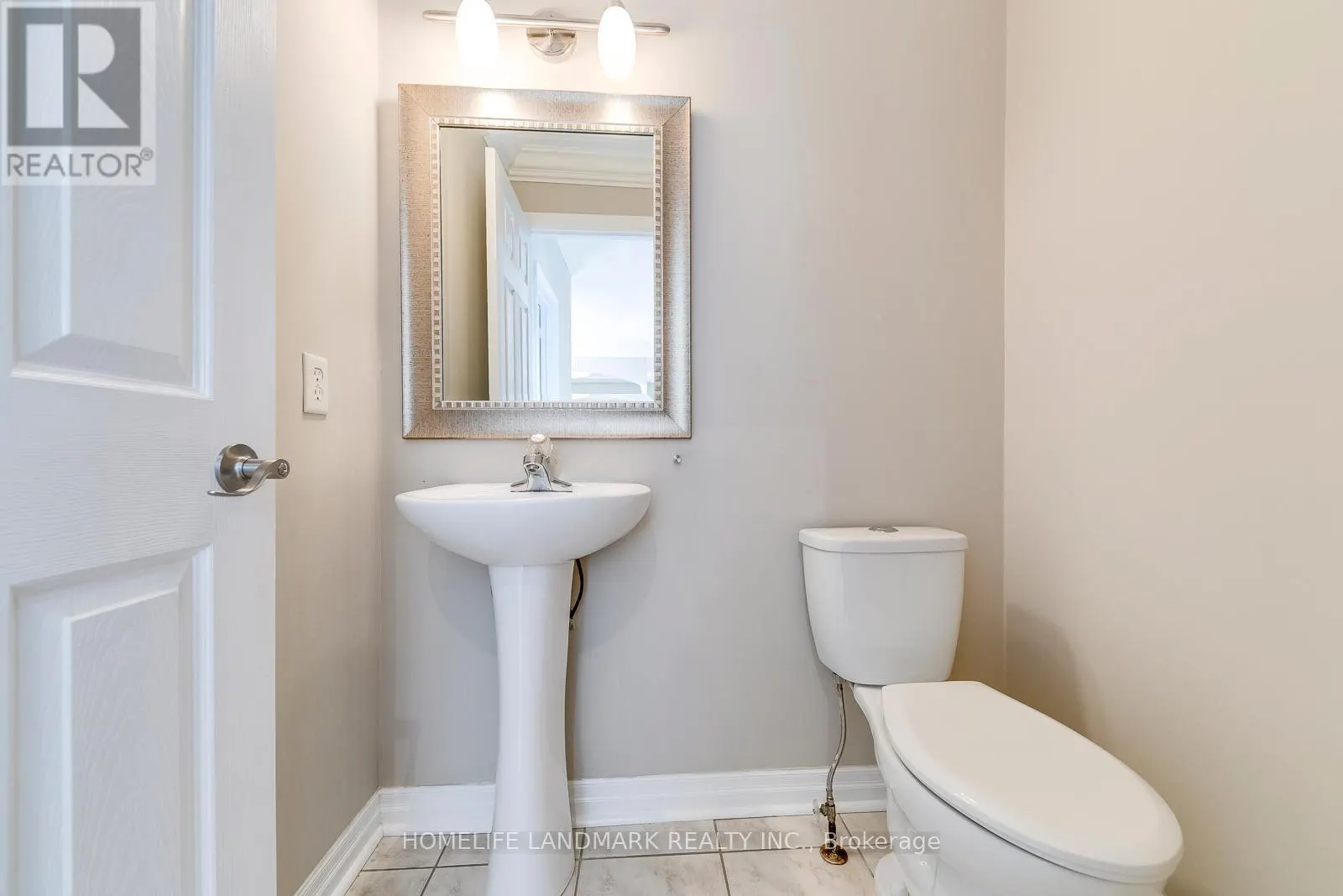 2196 HIGHCLIFFE WAY