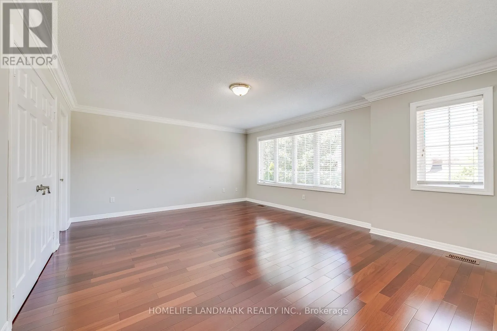 2196 HIGHCLIFFE WAY
