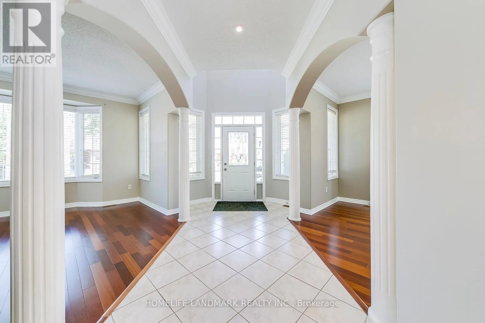 2196 HIGHCLIFFE WAY