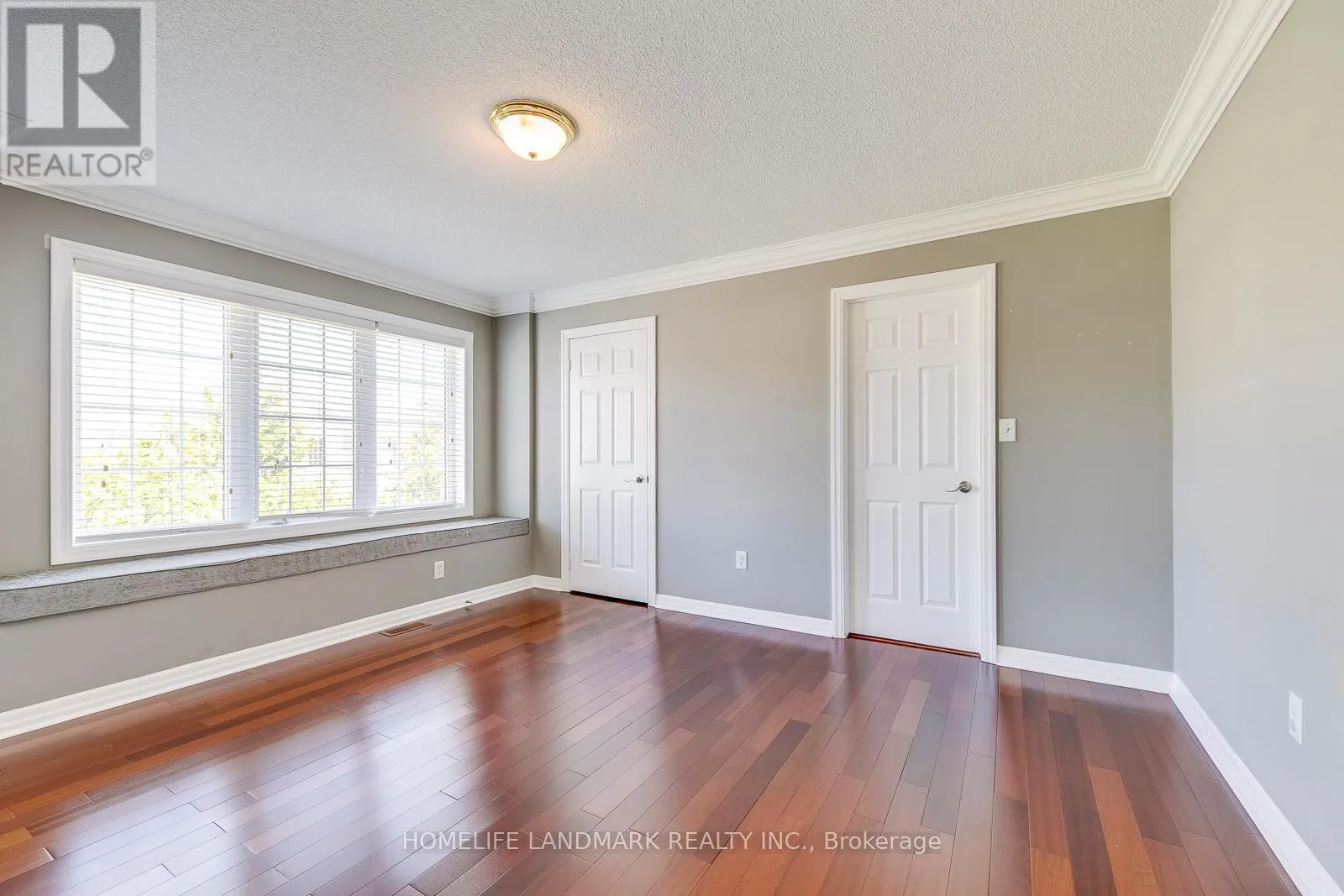 2196 HIGHCLIFFE WAY