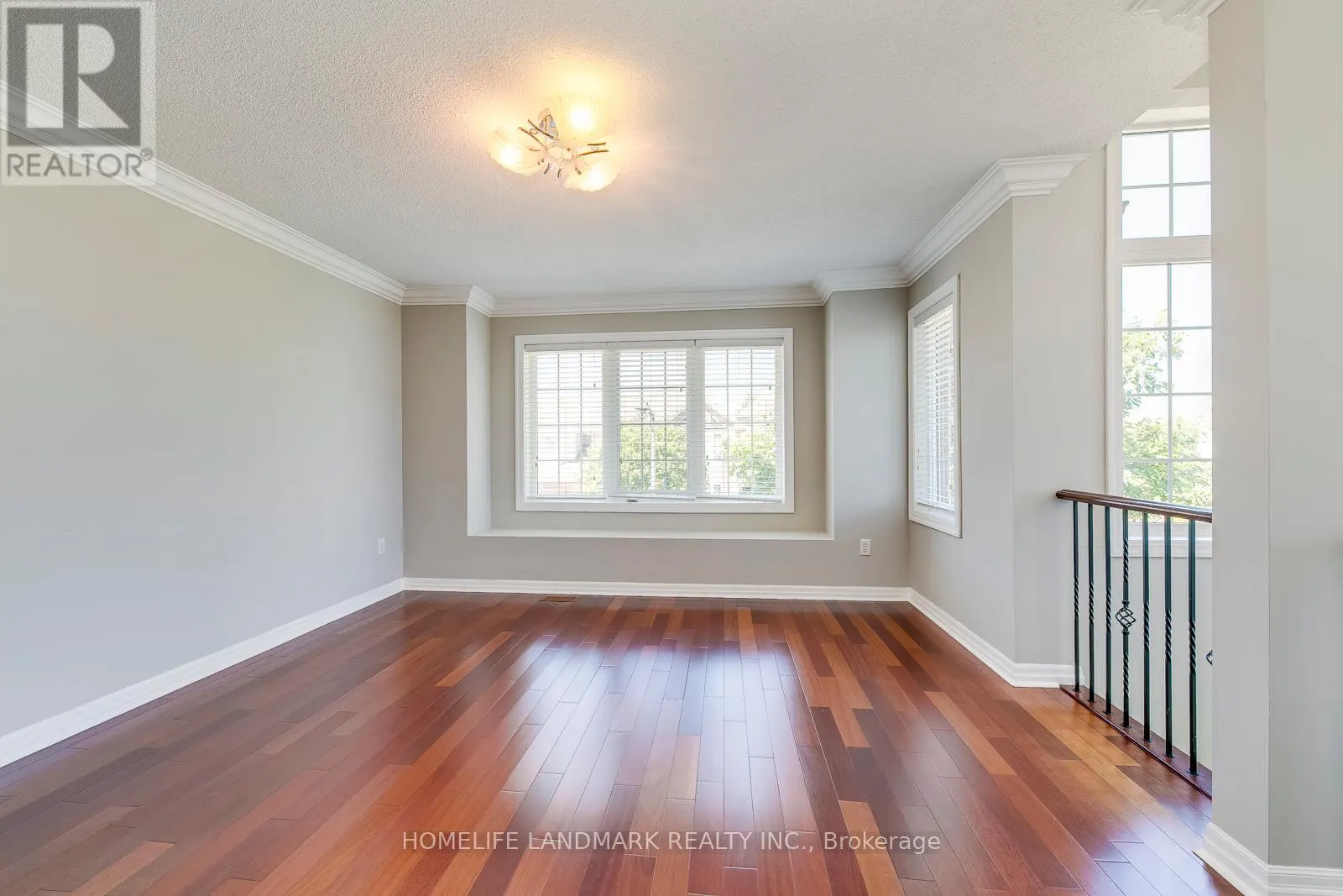 2196 HIGHCLIFFE WAY