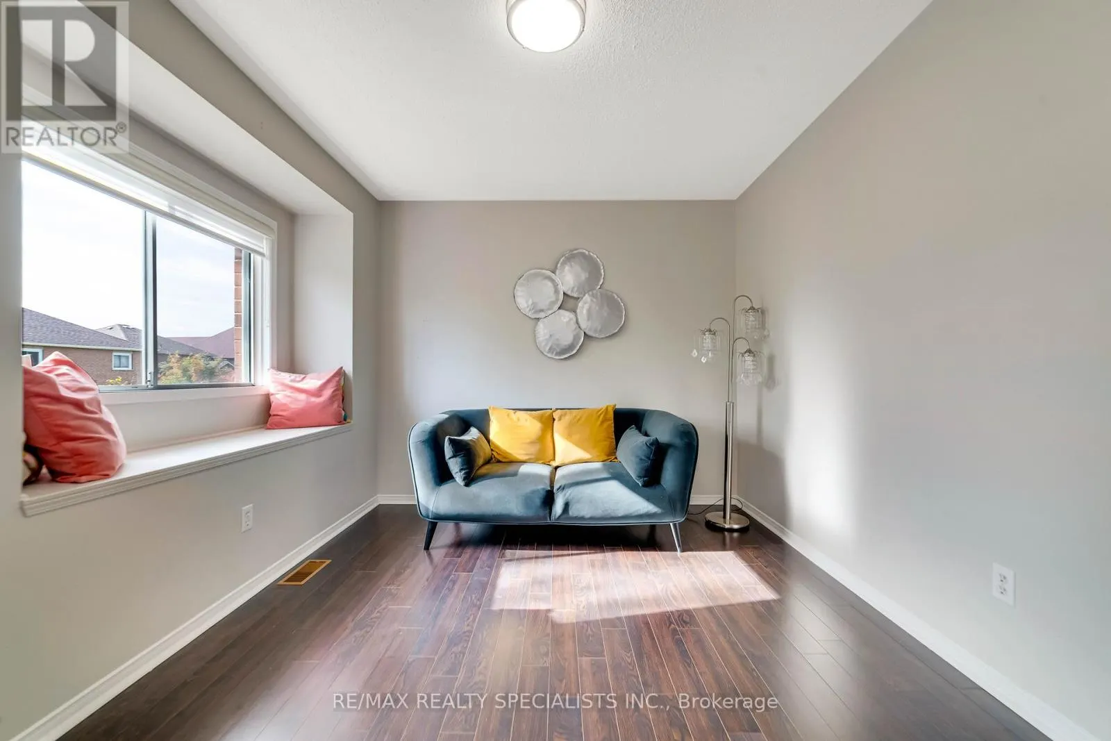 220 CRESTHAVEN ROAD
