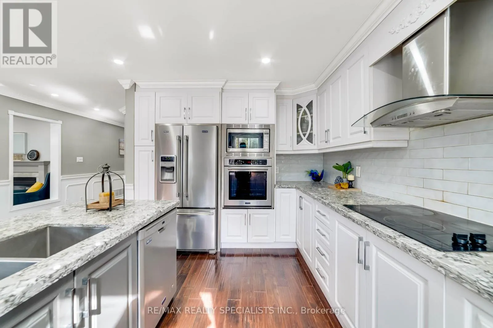 220 CRESTHAVEN ROAD